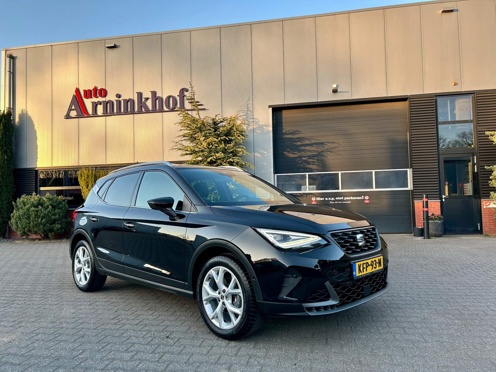 Seat Arona 1.0 EcoTSI FR Business Connect 2024 - voorkant