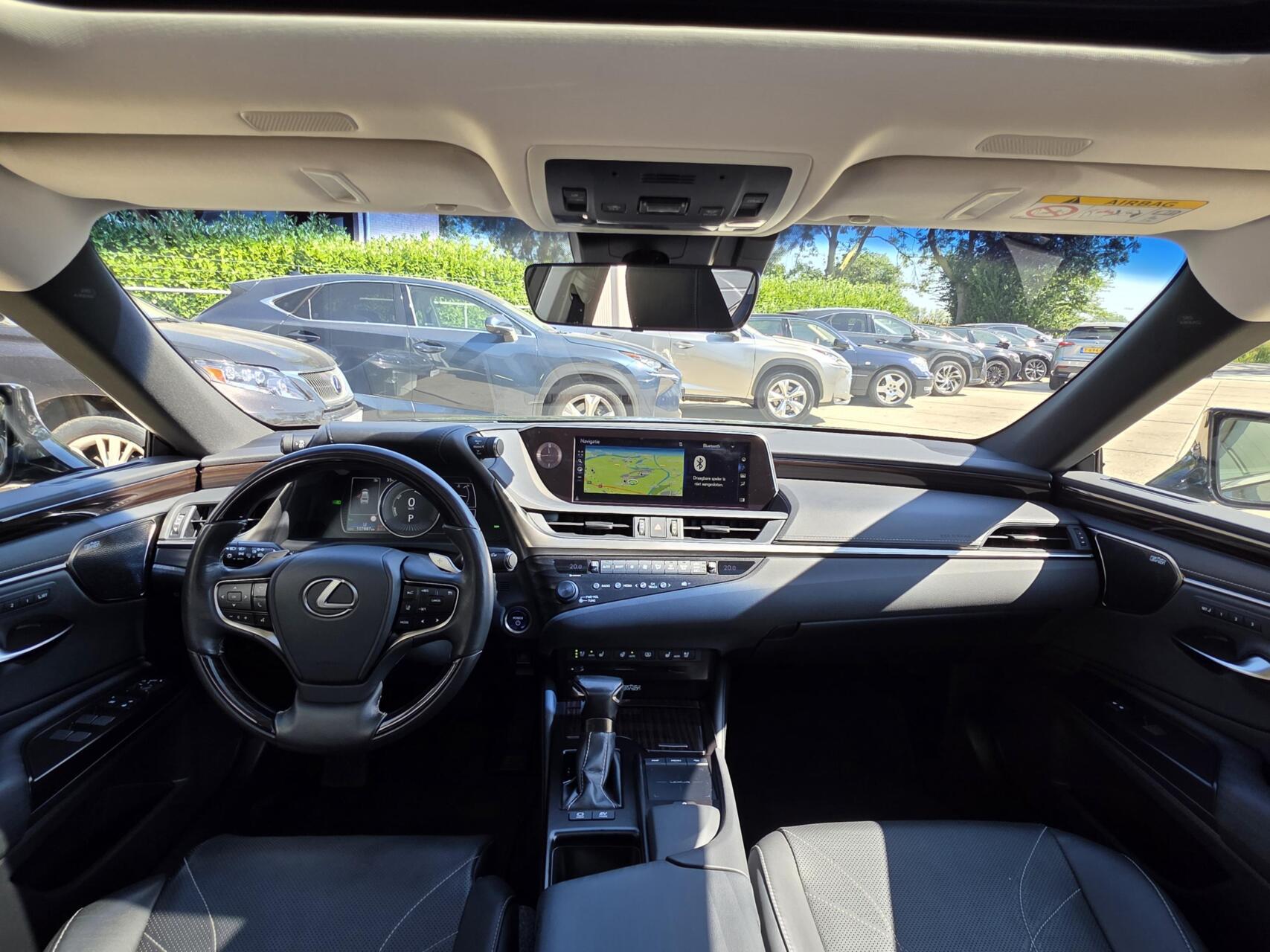 Foto van Lexus Lexus Es300h