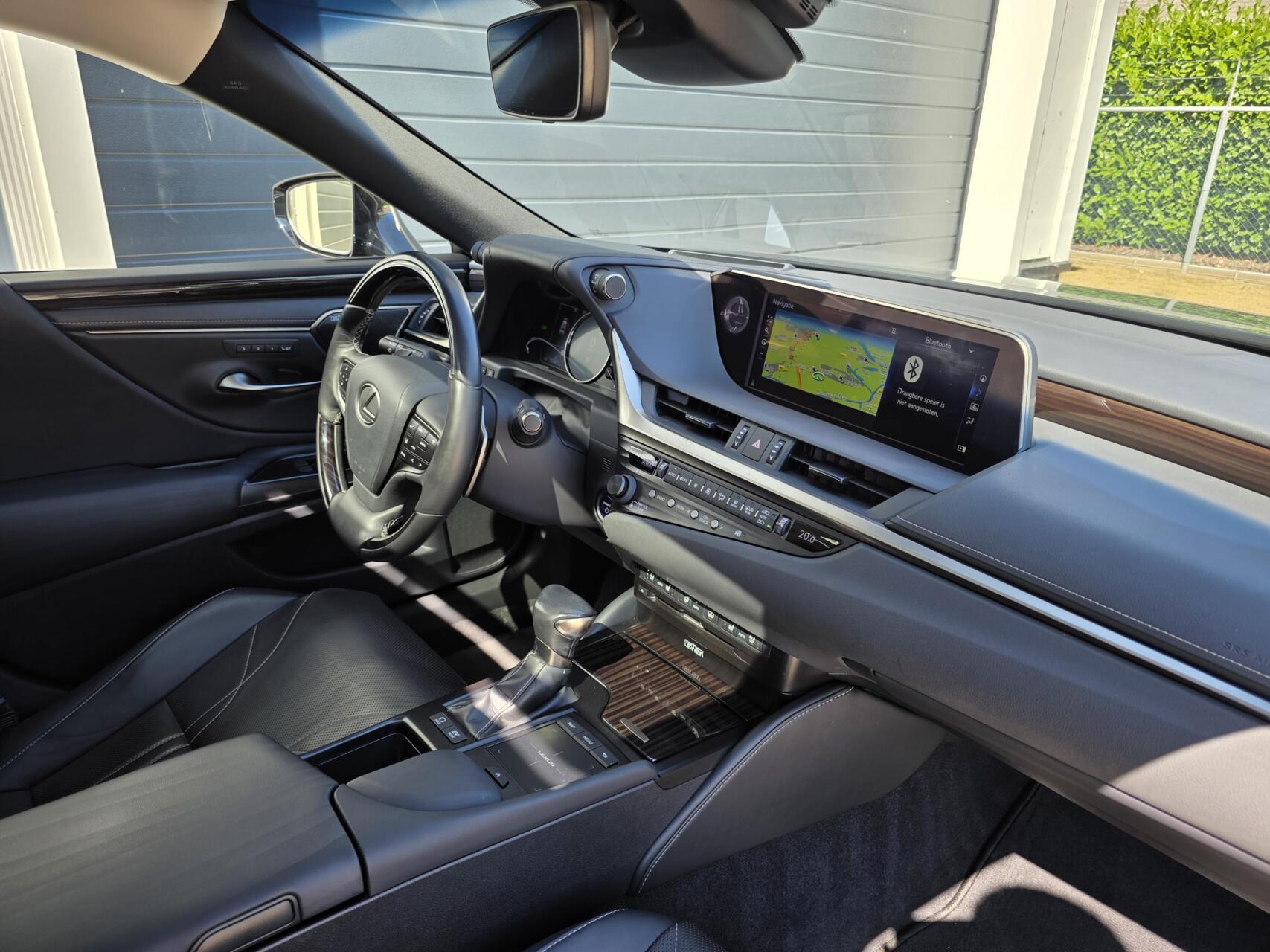 Foto van Lexus Lexus Es300h