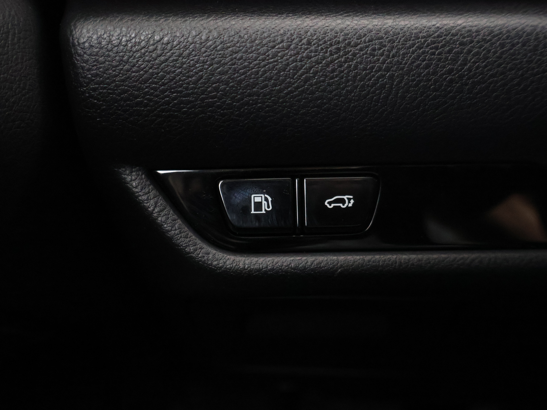 Foto van Lexus Lexus Nx450h+