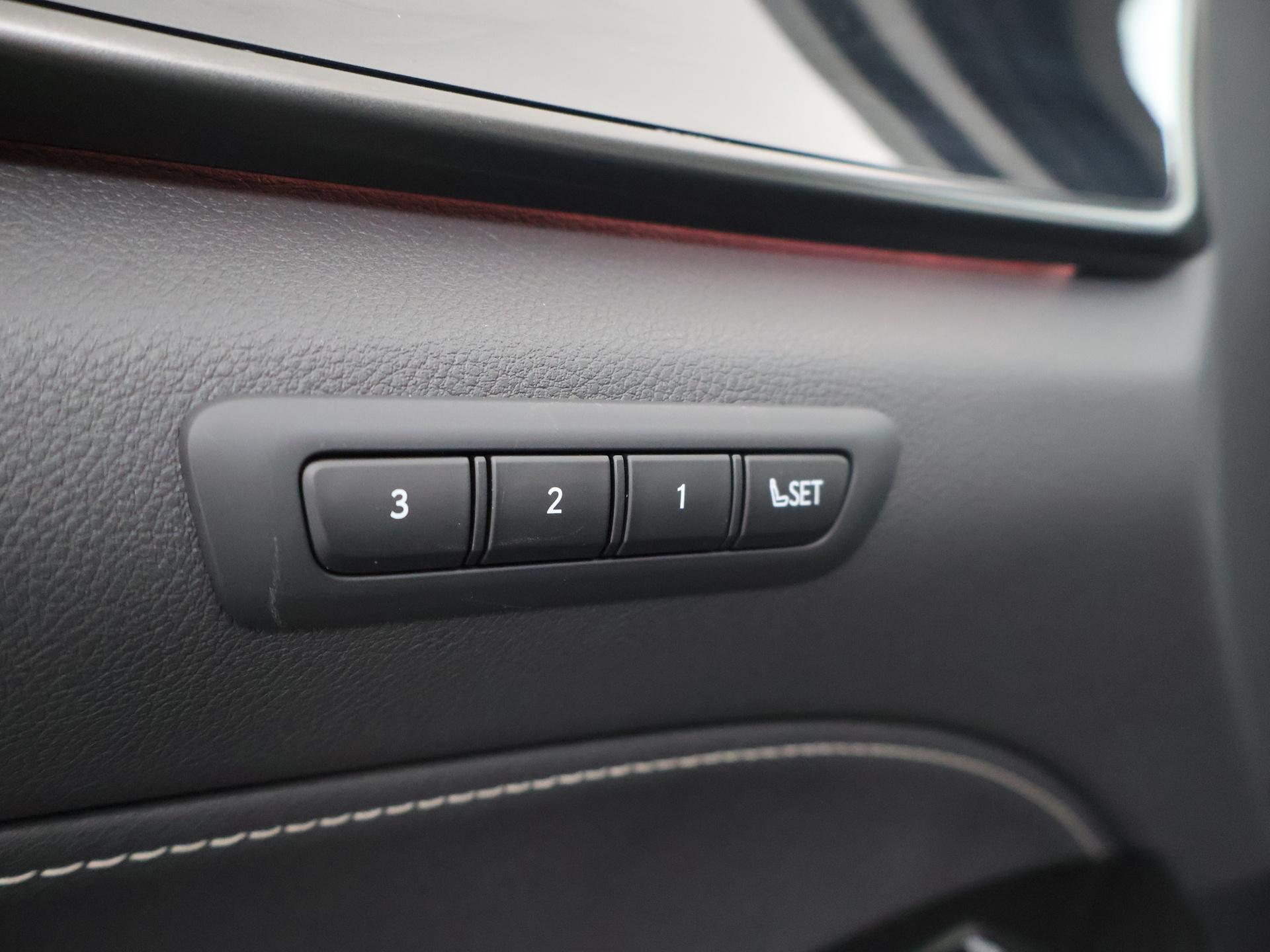 Foto van Lexus Lexus Nx450h+