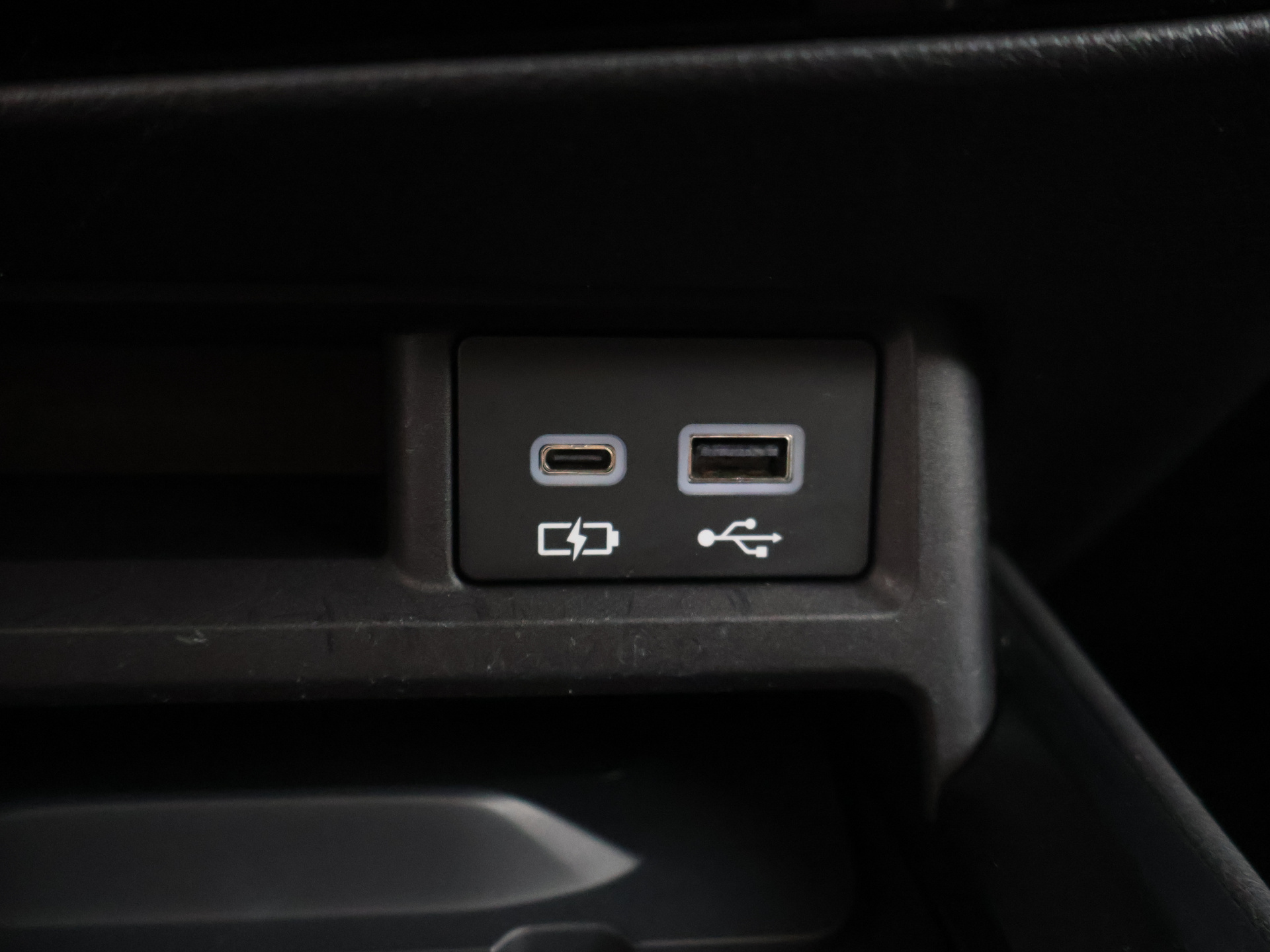 Foto van Lexus Lexus Nx450h+