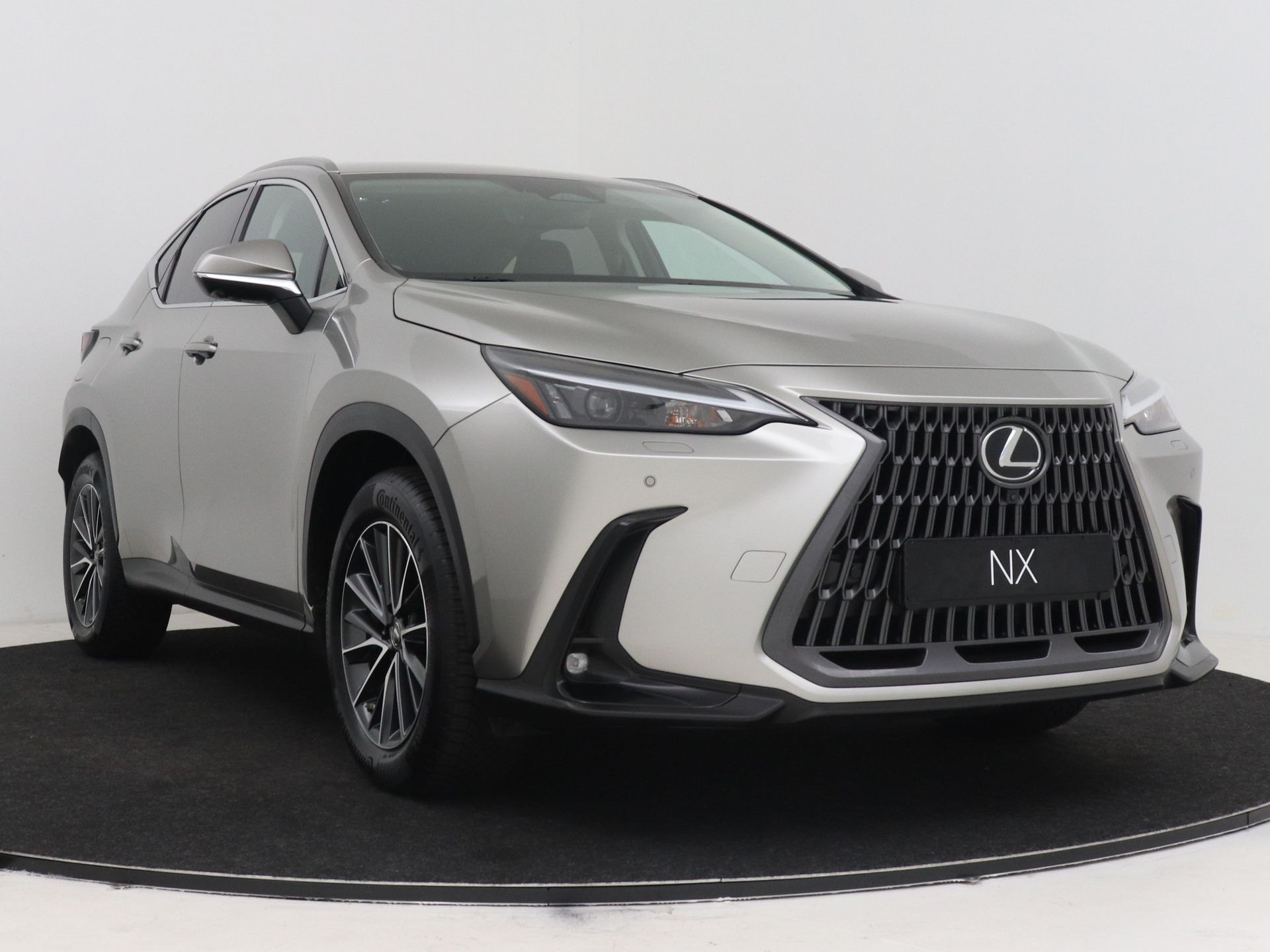 Foto van Lexus Lexus Nx450h+