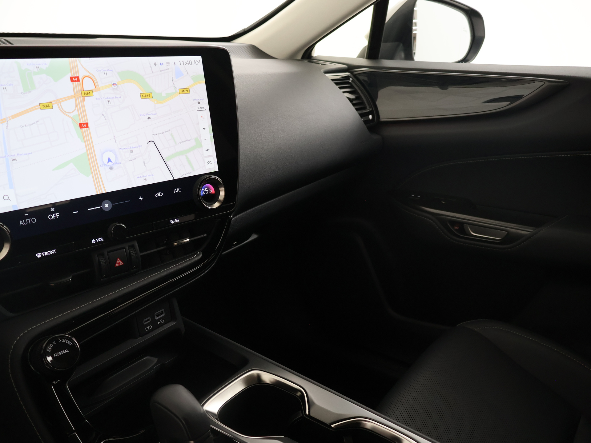 Foto van Lexus Lexus Nx450h+