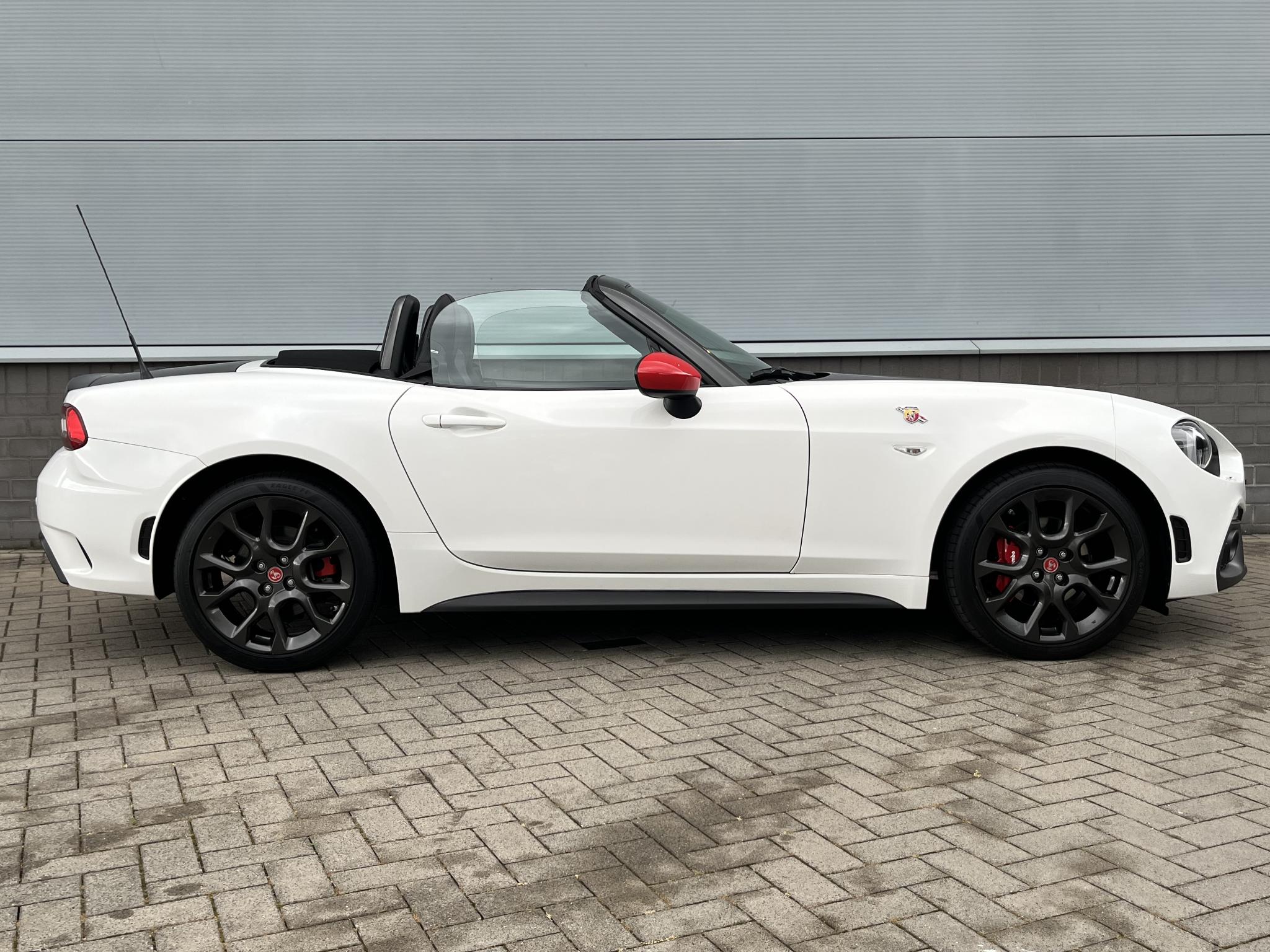 Foto van Fiat Abarth 124 Spider