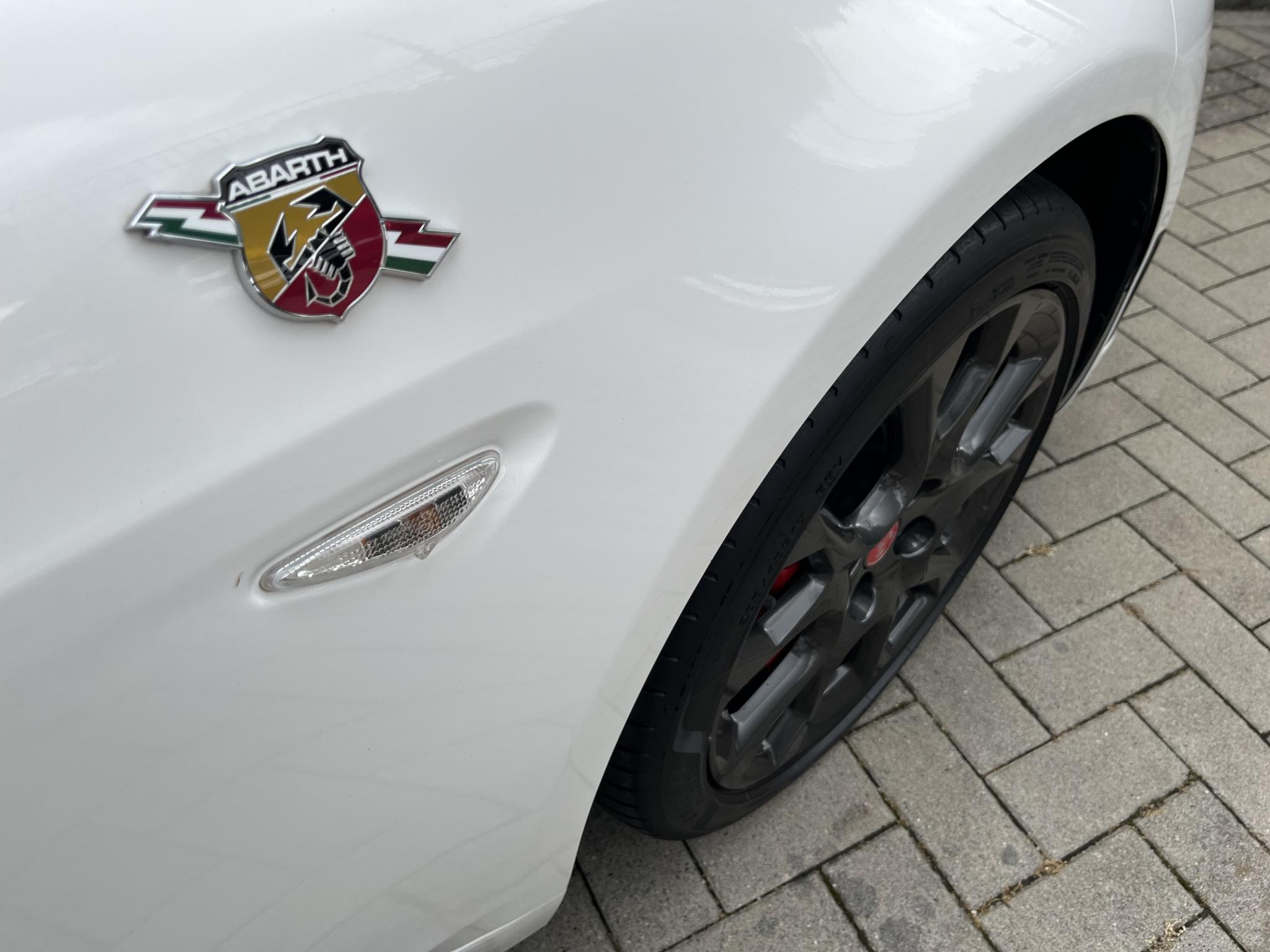 Foto van Fiat Abarth 124 Spider