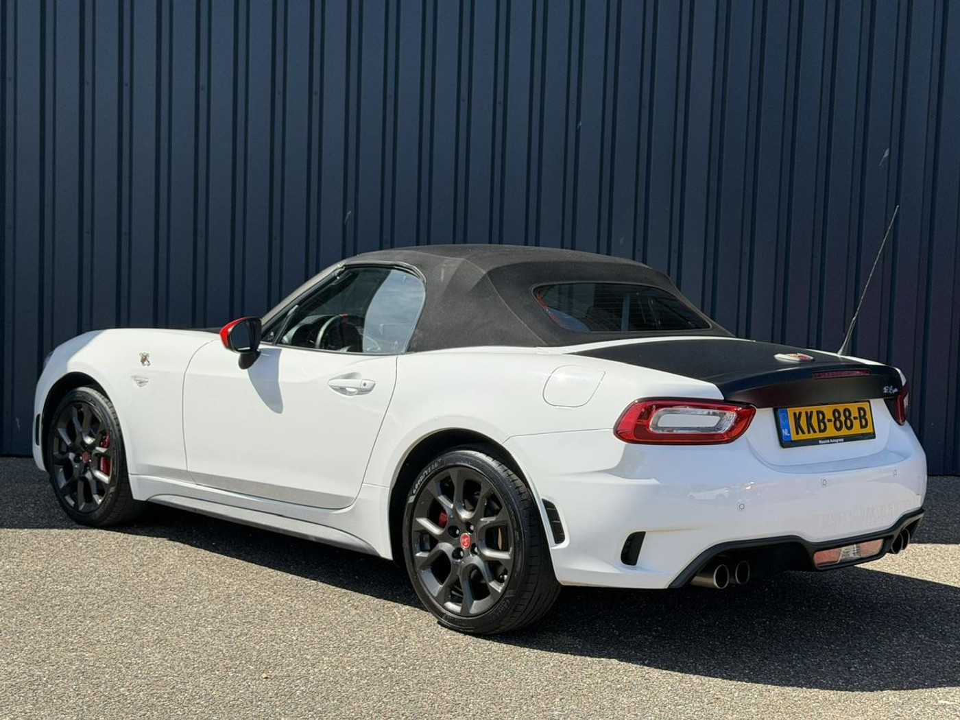Foto van Fiat Abarth 124 Spider