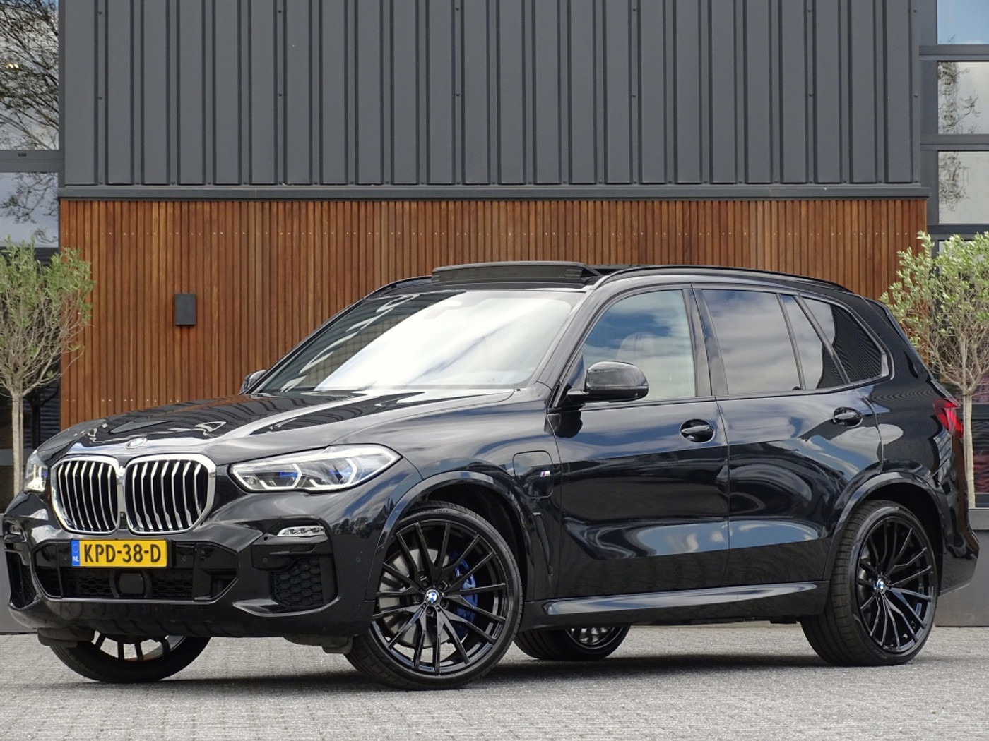 BMW X5 Xdrive45e 45e 394PK M-Sport Individual / Skylounge / Alcanatara / Laser / 360° 2021 - voorkant