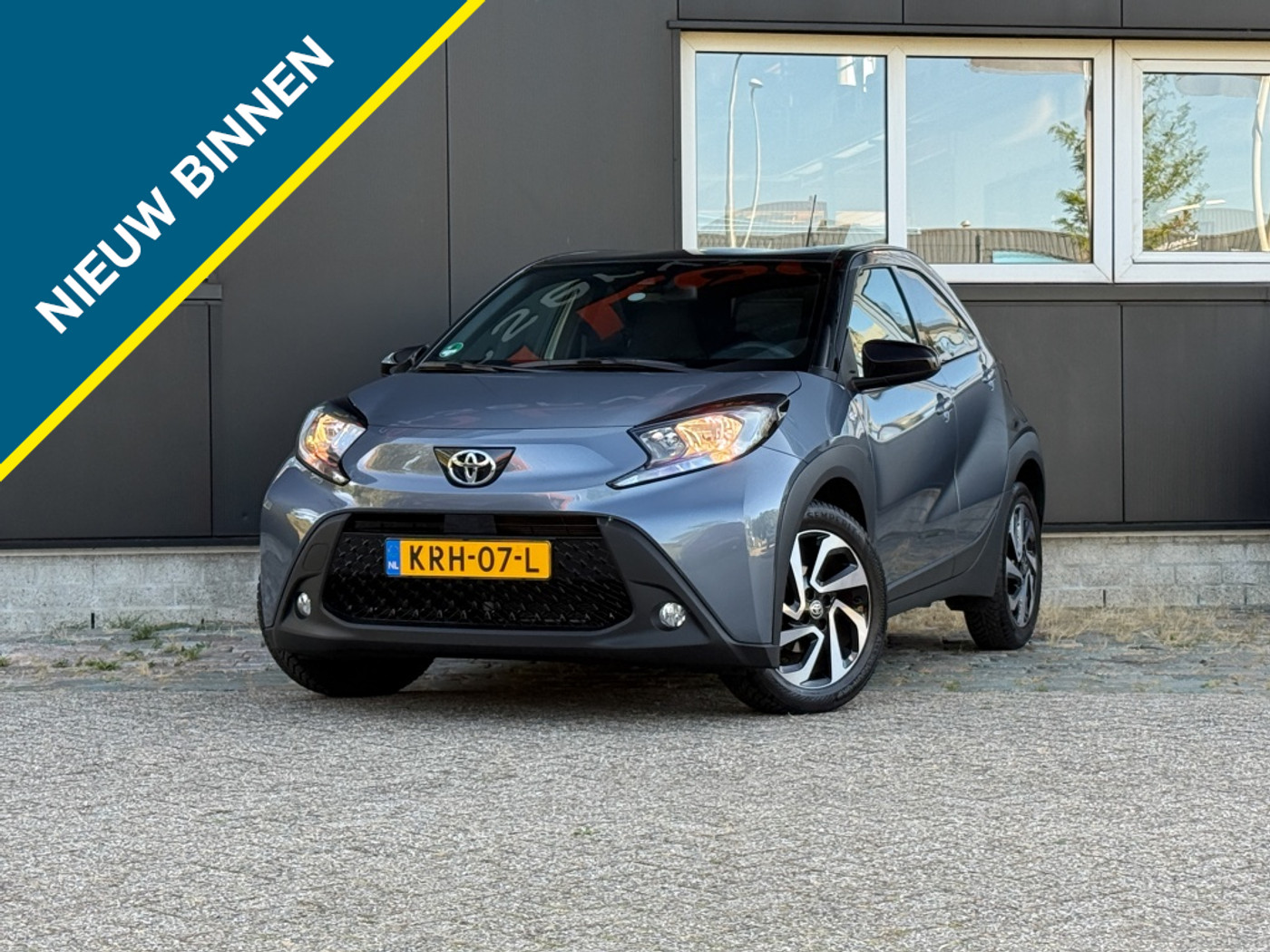 Toyota Aygo X 1.0VVT-i Aut. Teamplayer/Stoelverw/Cruise contr/Lane ass/Apple carpl/ 2025 - voorkant