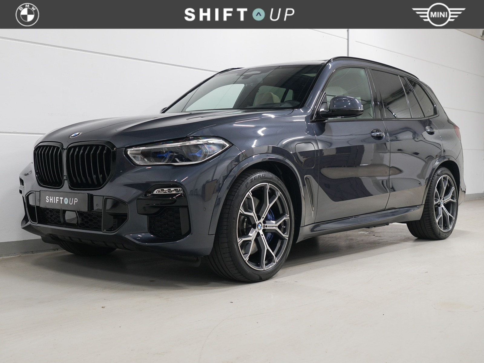 BMW X5 xDrive45e M-Sport | Panoramadak | CoPilot | Laser | Harman Kardon 2021 - voorkant