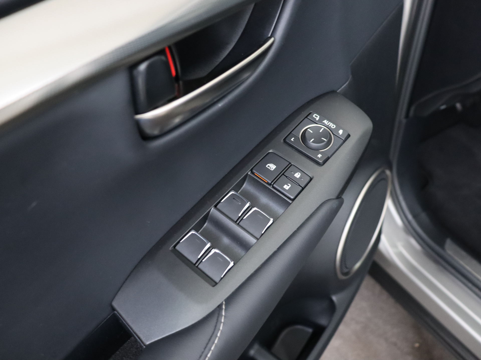 Foto van Lexus Lexus Nx300h