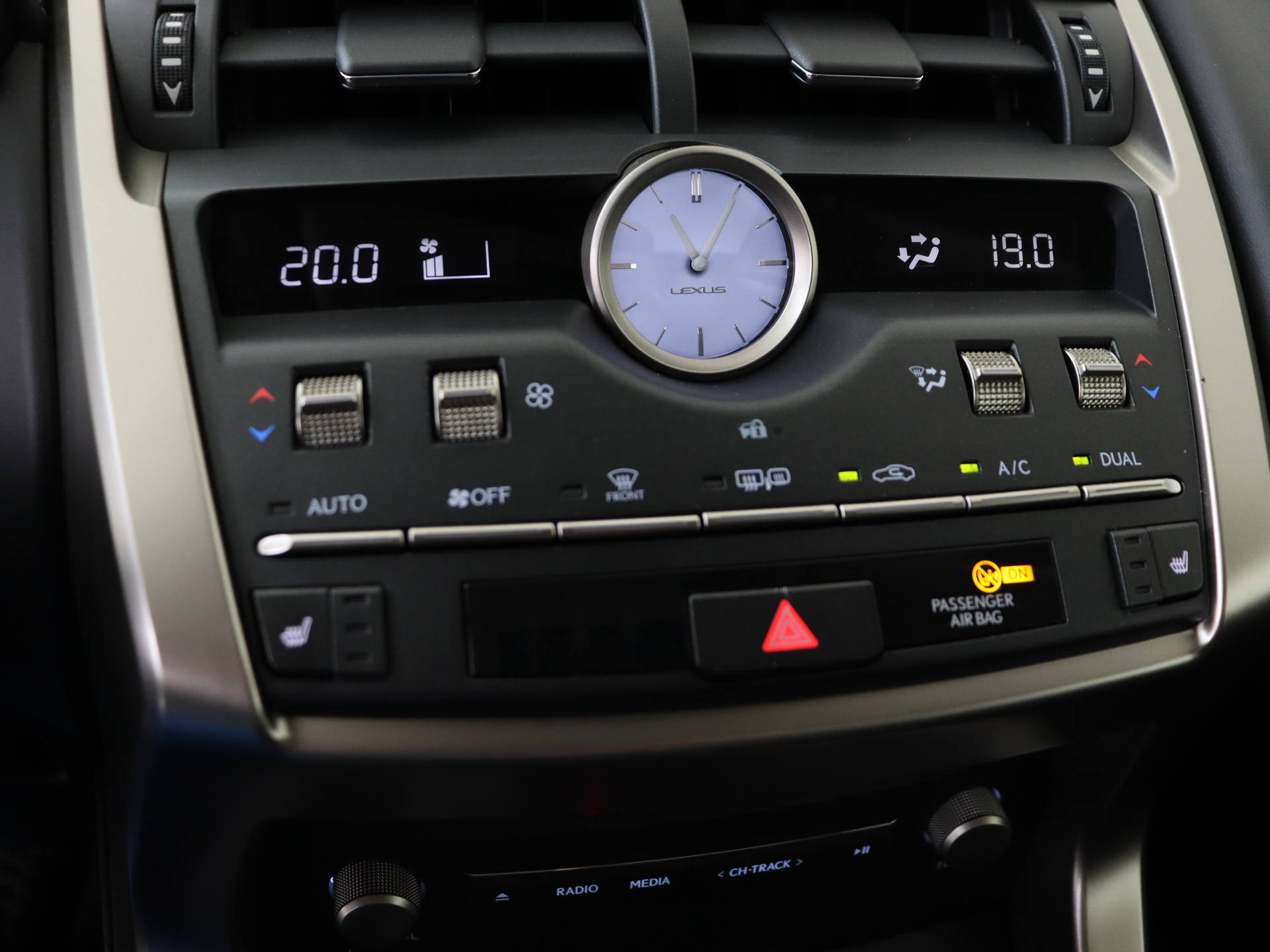Foto van Lexus Lexus Nx300h