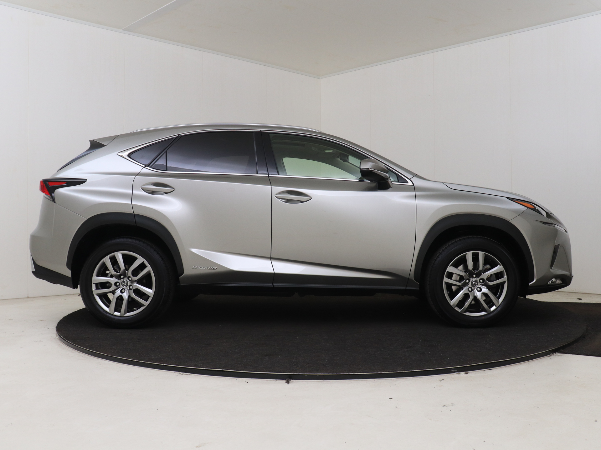 Foto van Lexus Lexus Nx300h