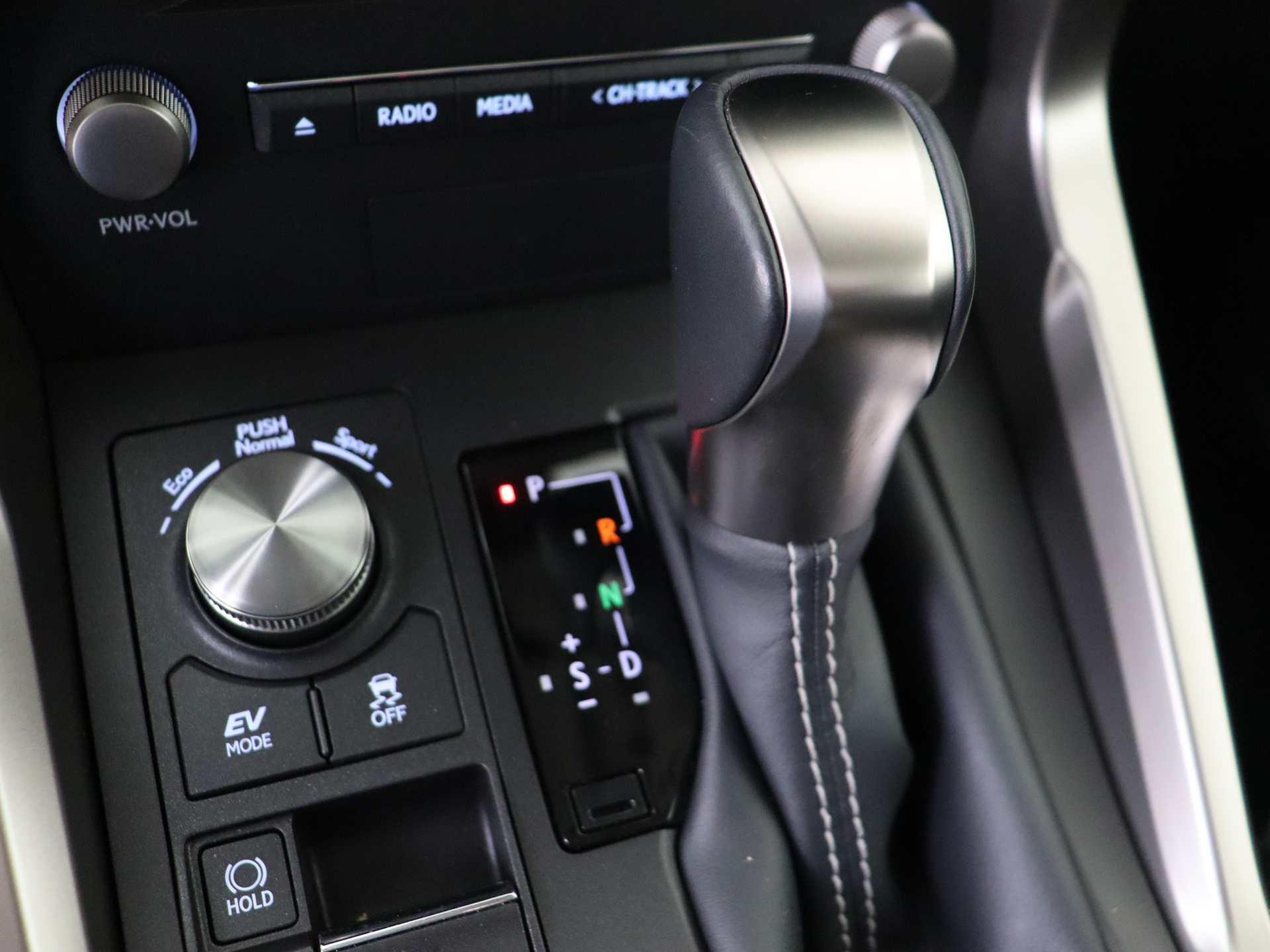 Foto van Lexus Lexus Nx300h