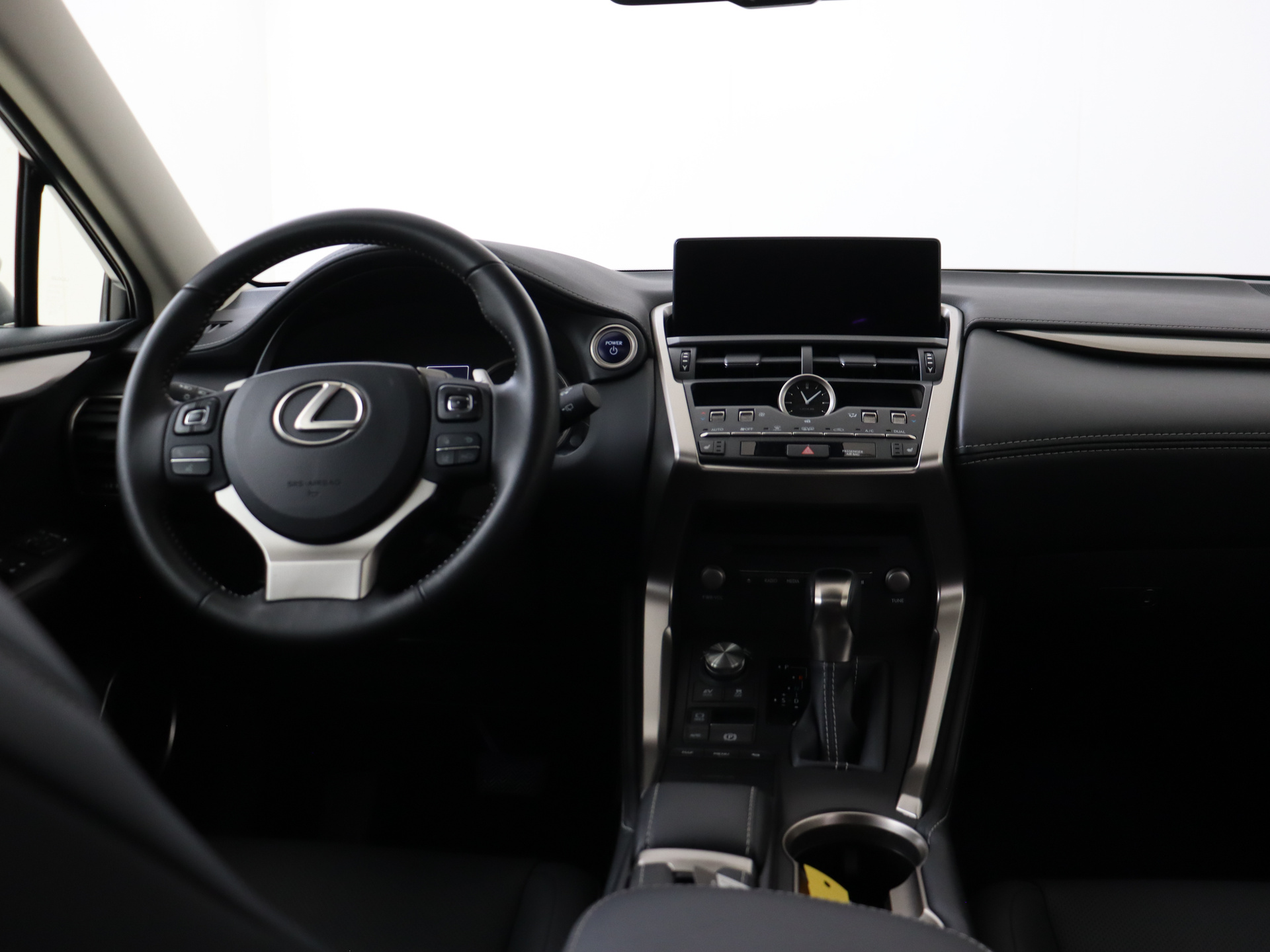 Foto van Lexus Lexus Nx300h
