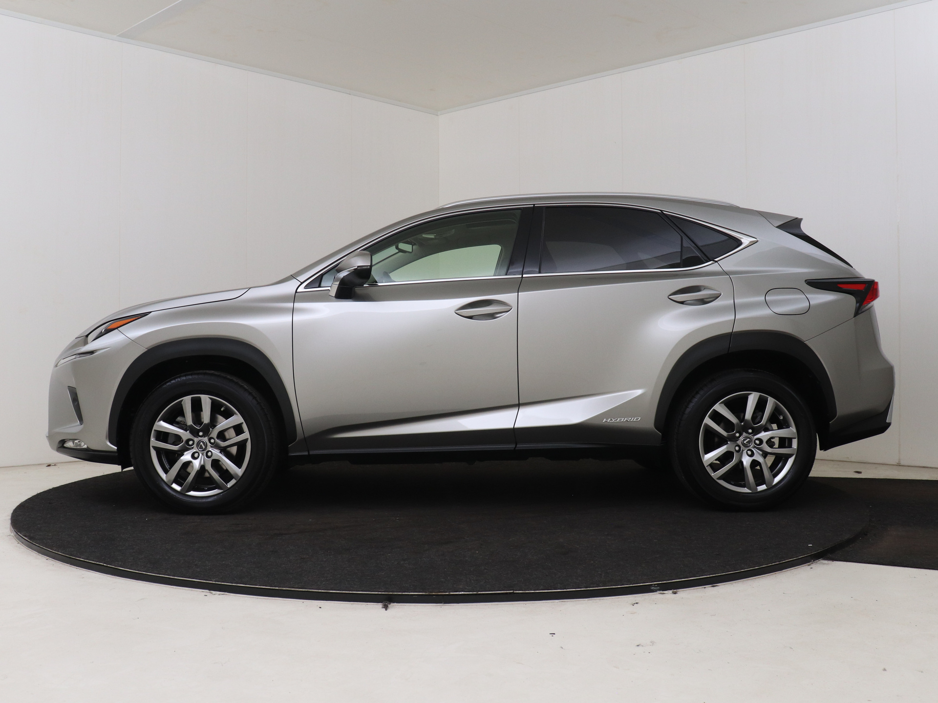 Foto van Lexus Lexus Nx300h
