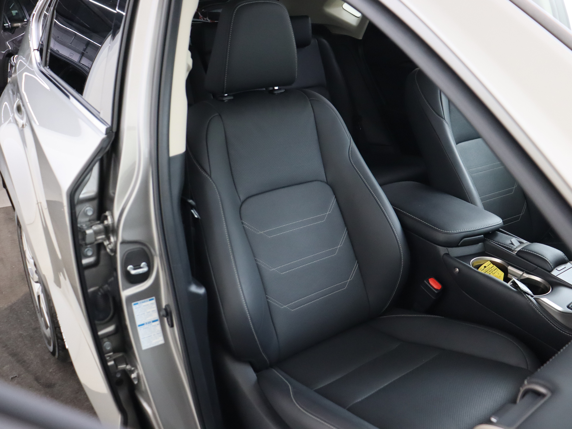 Foto van Lexus Lexus Nx300h