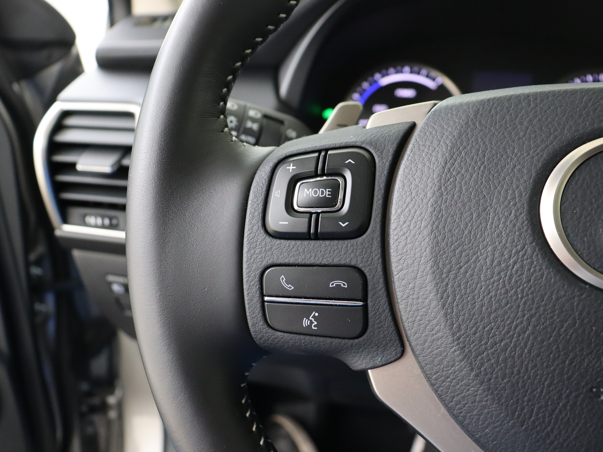 Foto van Lexus Lexus Nx300h