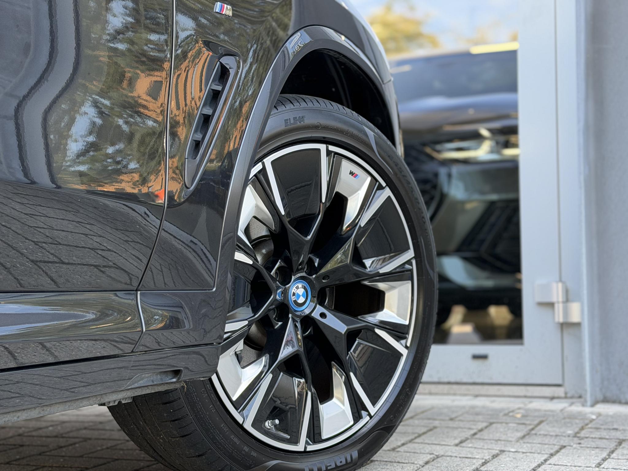 Foto van BMW Ix3