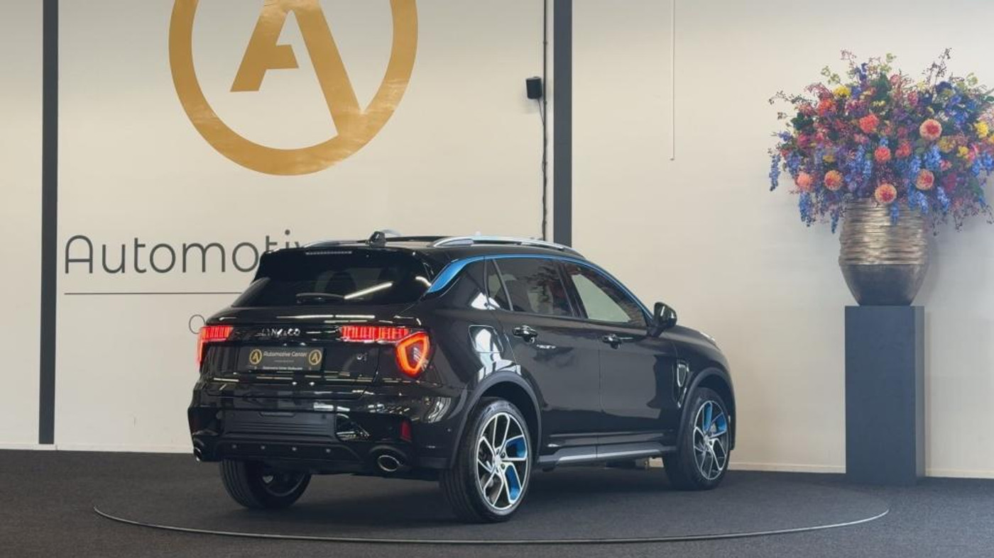 Foto van LYNK & Co 01
