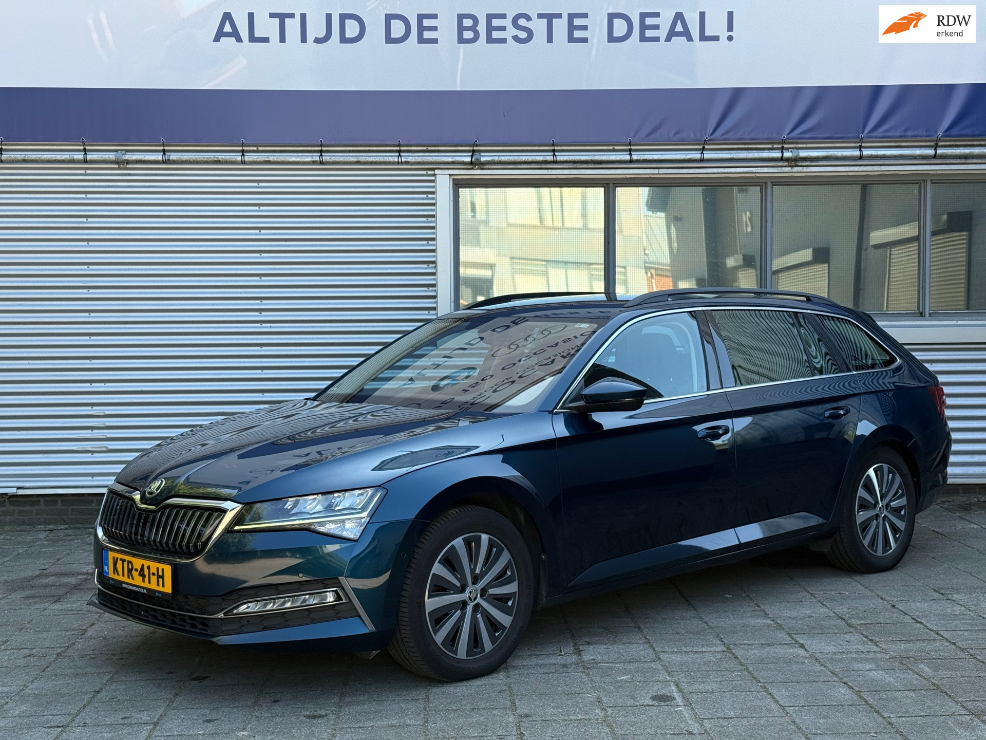 Skoda Superb Combi 1.4 TSI iV Business Edition Plus Plug In Hybride l Winterset l Automaat l Camera l Virtual l Xenon l IZGST l 2022 - voorkant