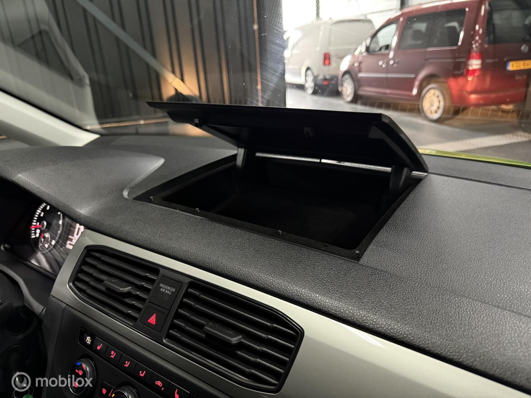 Foto van Volkswagen Caddy Combi