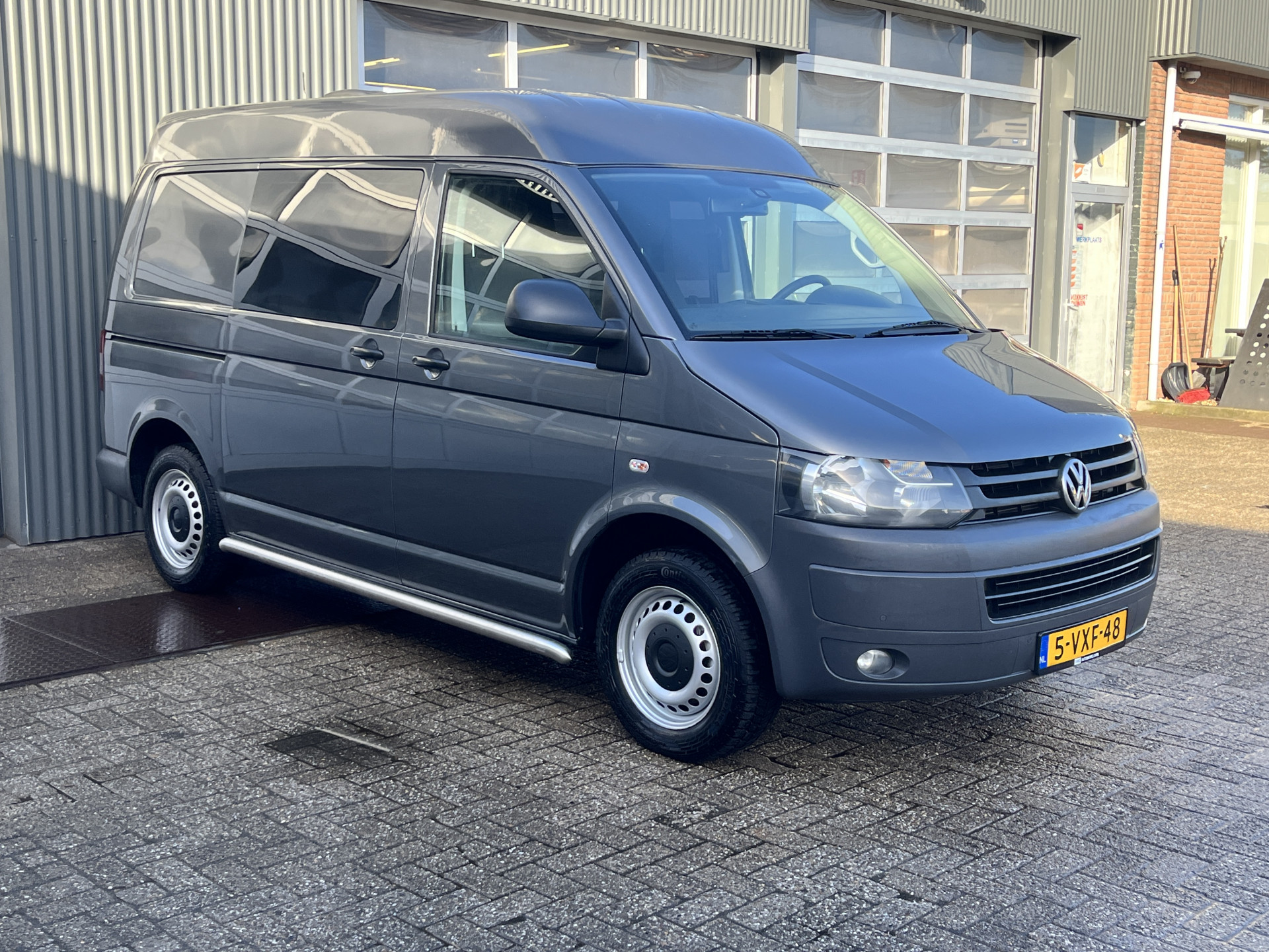 Volkswagen Transporter 2.0 TDI L1H2 2012 - voorkant