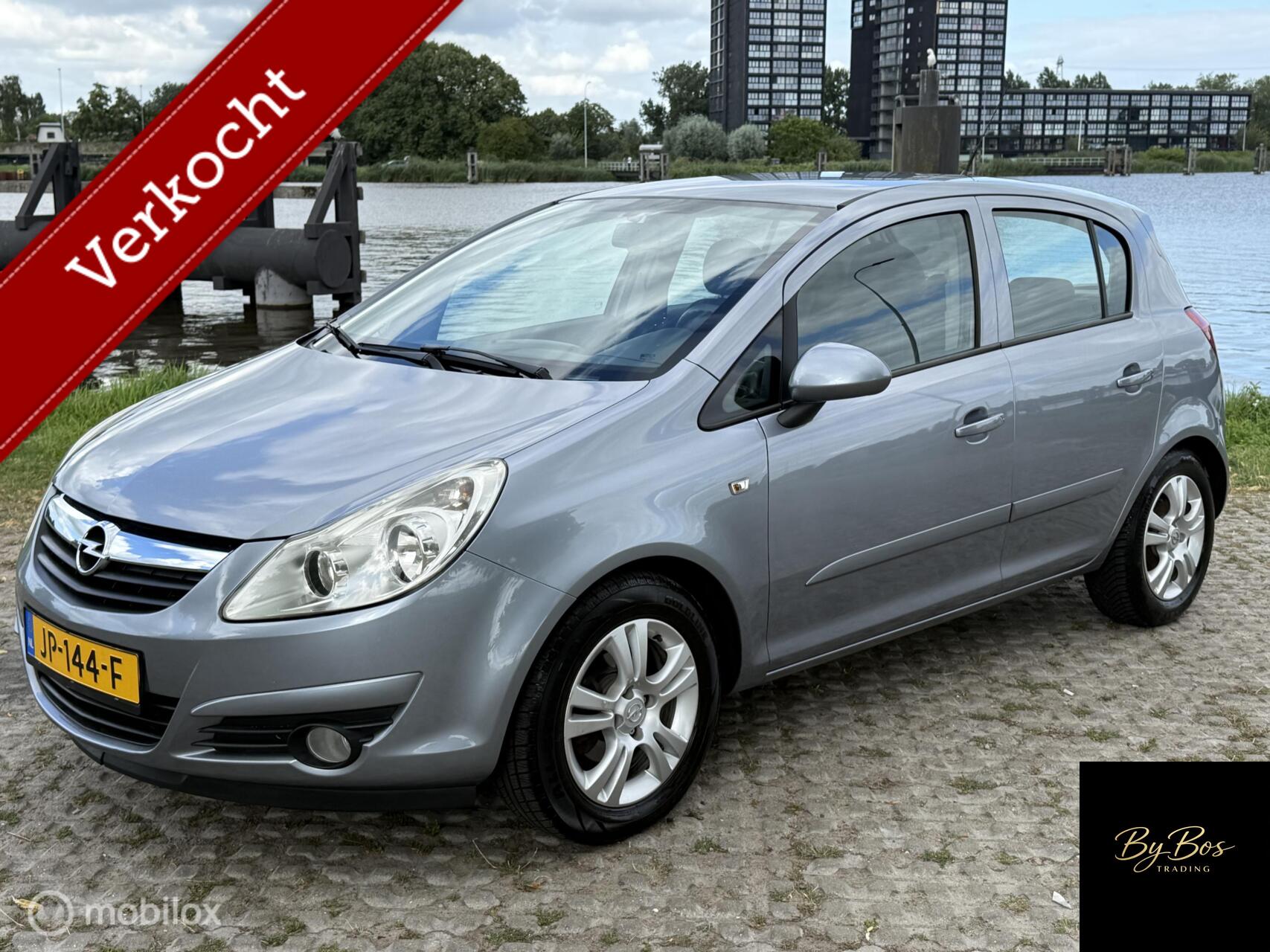 Opel Corsa 1.4-16V 5-Drs Cosmo Automaat Airco LMV 2008 - voorkant