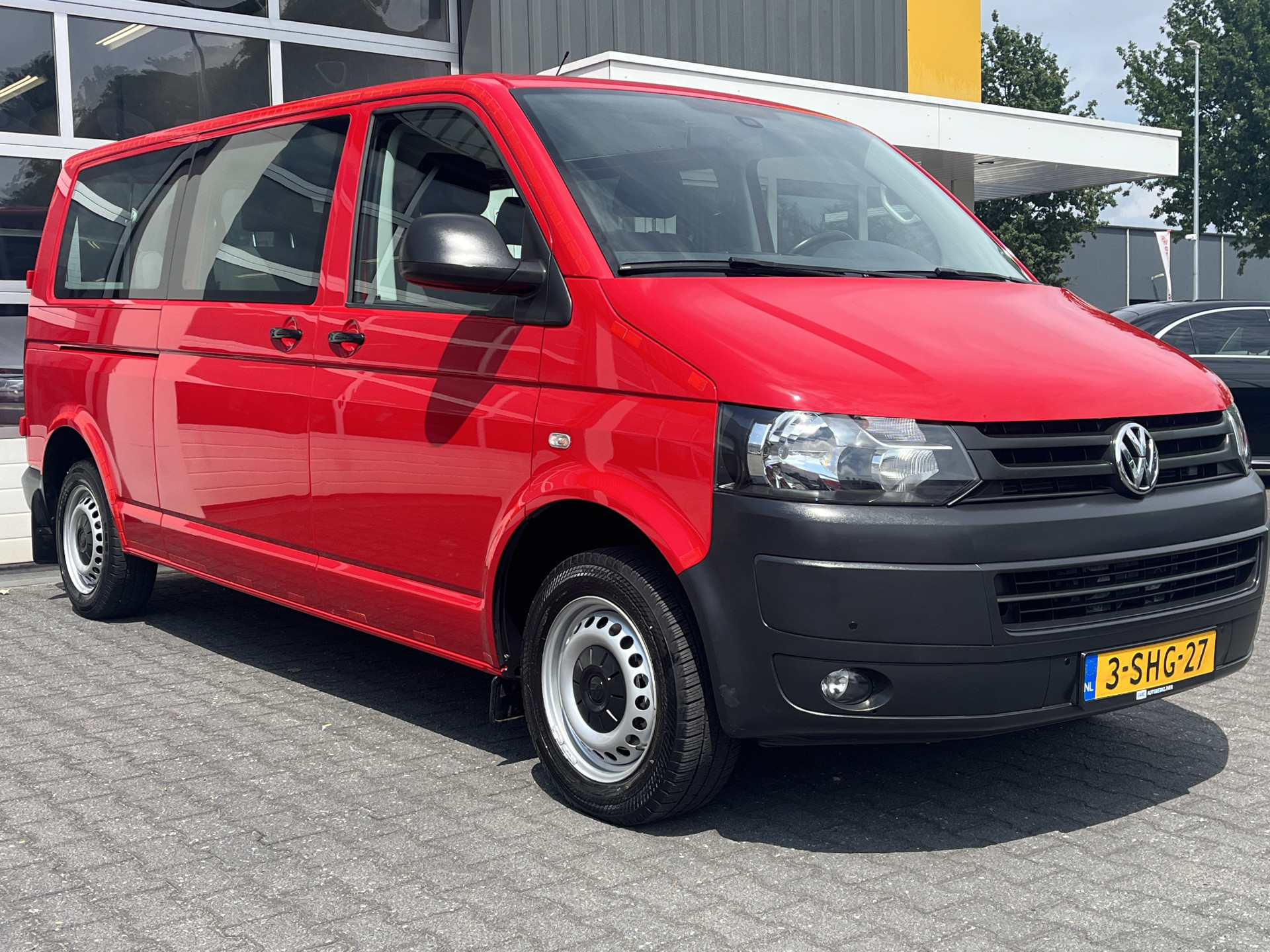 Volkswagen Kombi Kombi 2.0 TDI DSG Automaat 140 pk L2H1 2013 - voorkant