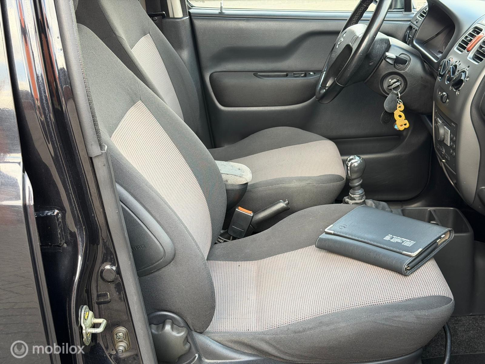Foto van Opel Agila