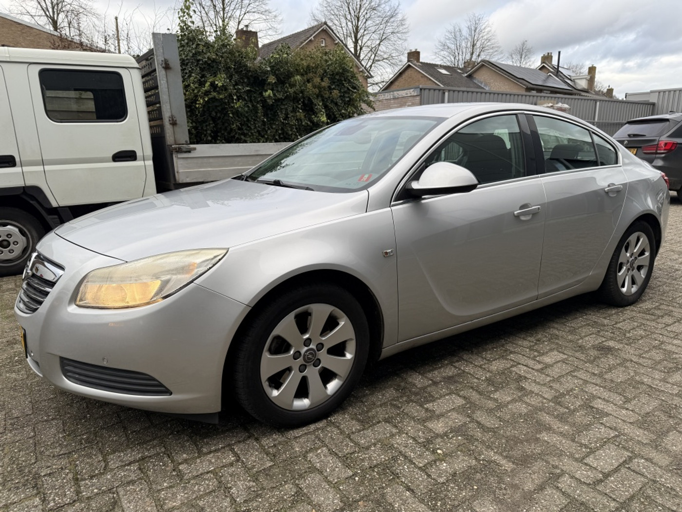 Opel Insignia 1.6 T Edition 2010 - voorkant