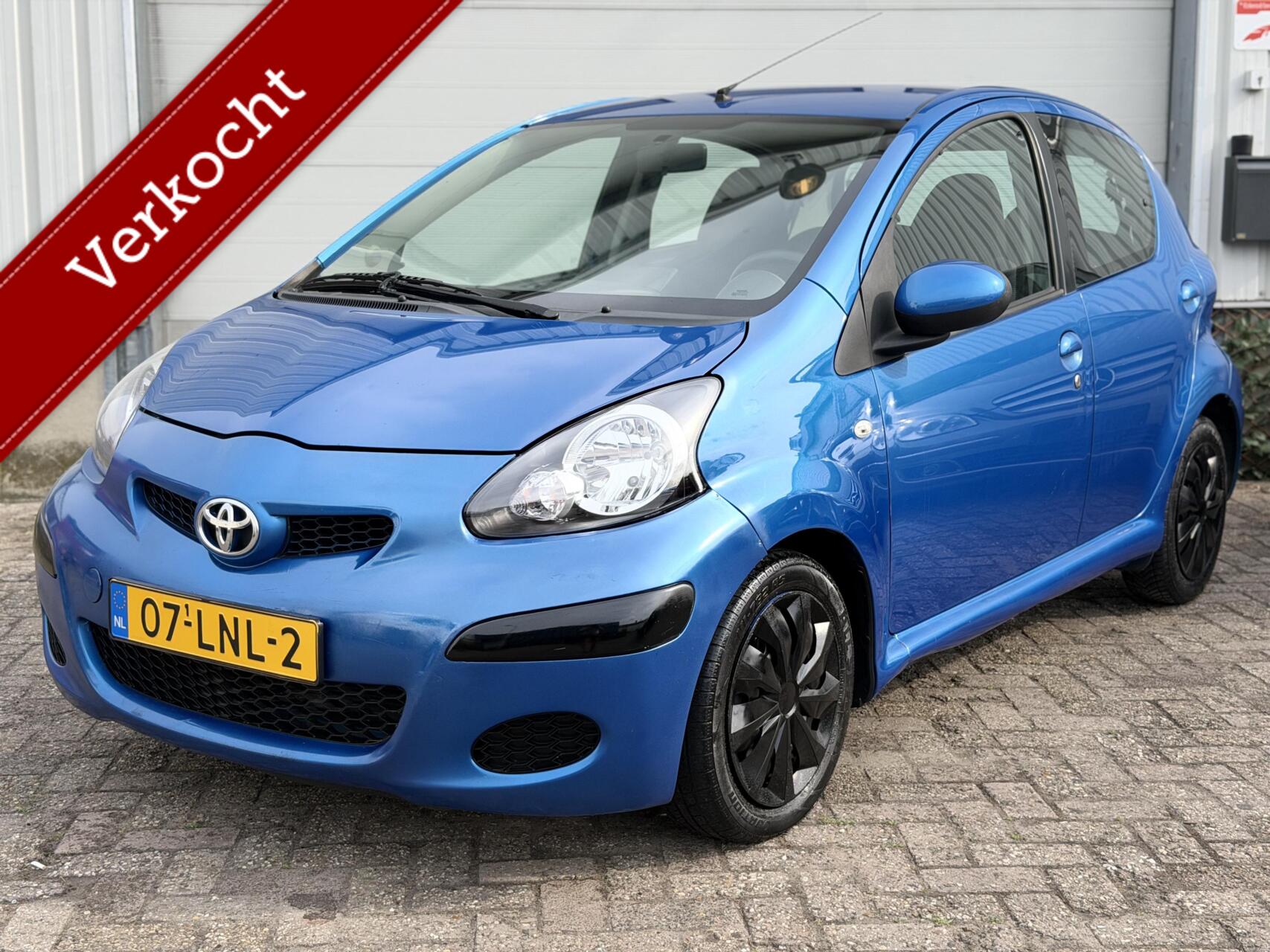 Toyota Toyota Aygo 1.0-12V Automaat nieuwe koppeling 2010 - voorkant