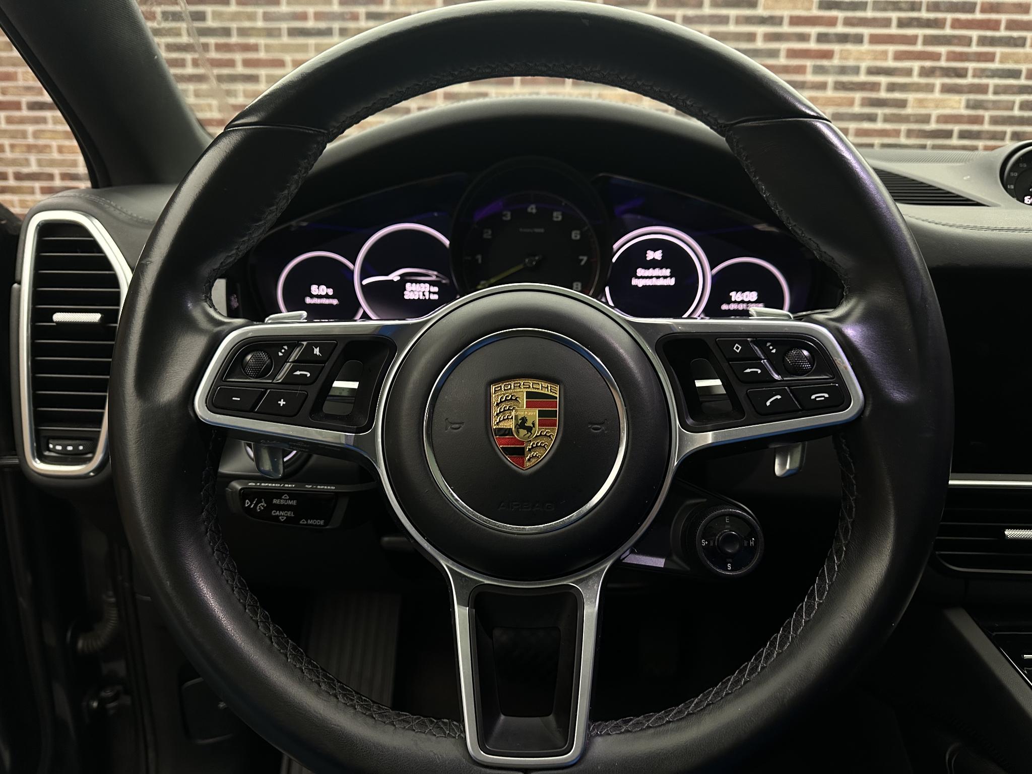Foto van Porsche Cayenne E-hybrid