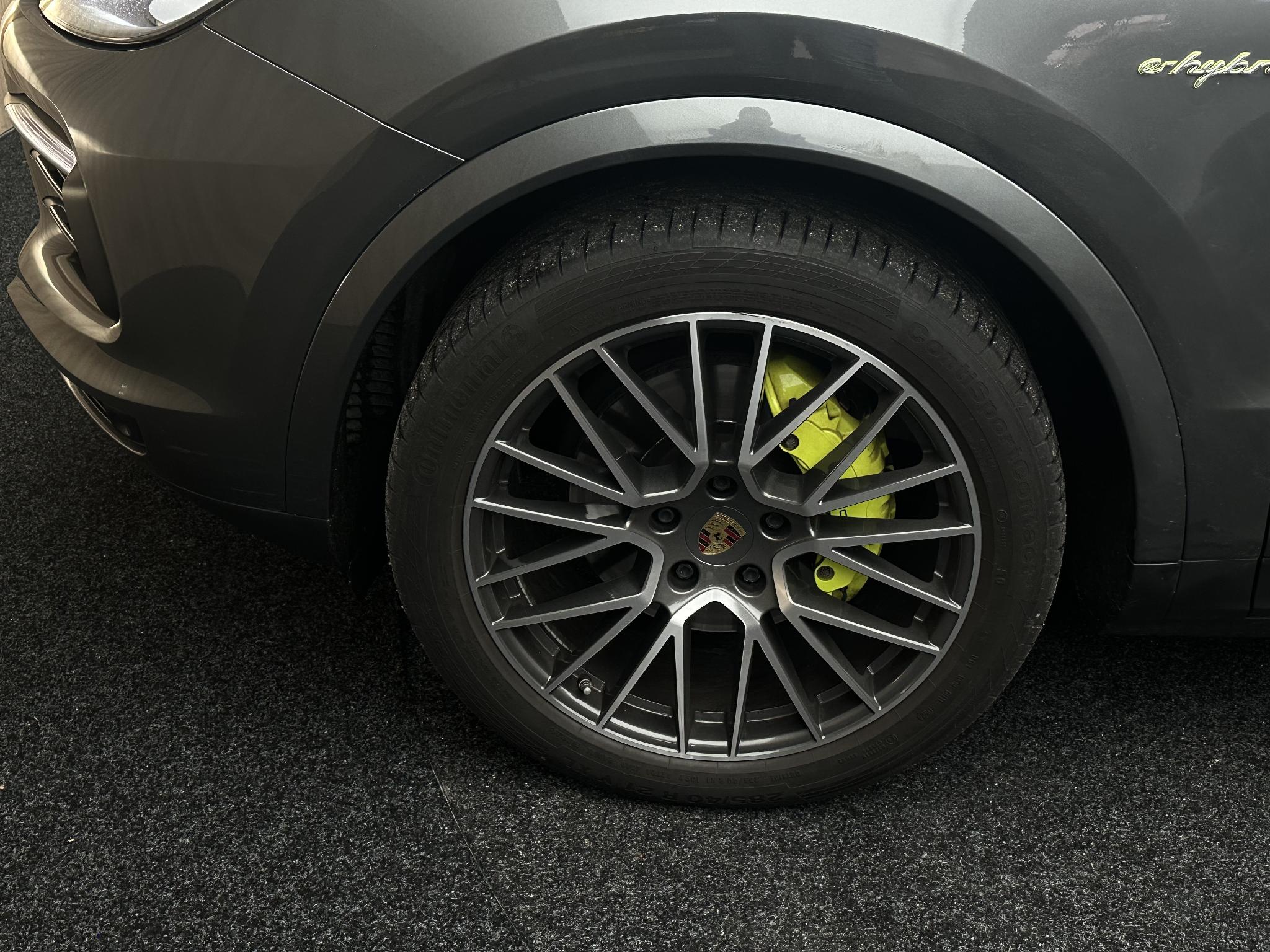 Foto van Porsche Cayenne E-hybrid