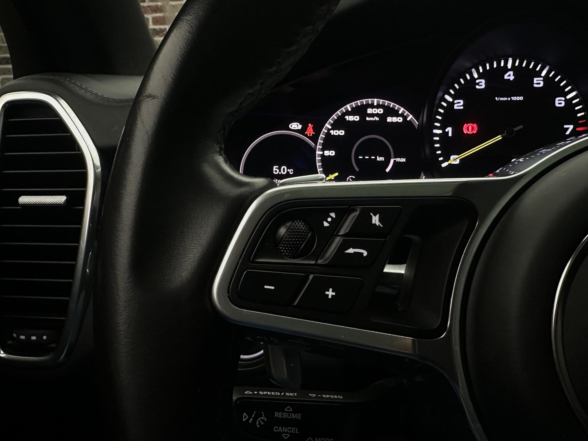 Foto van Porsche Cayenne E-hybrid