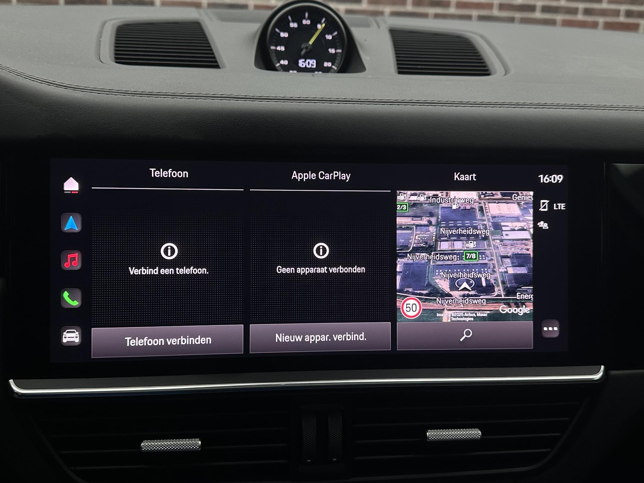 Foto van Porsche Cayenne E-hybrid