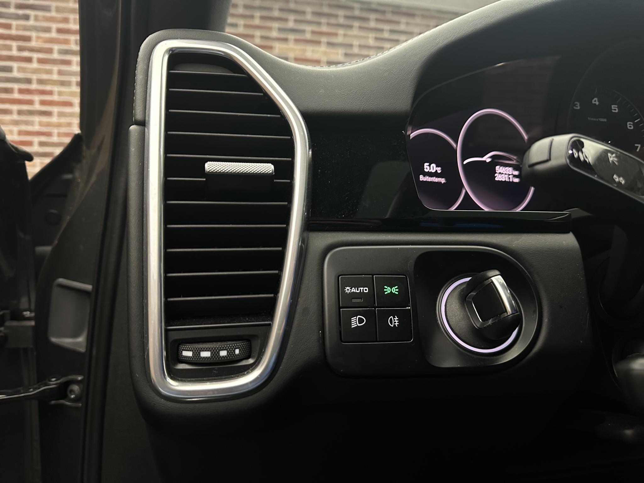 Foto van Porsche Cayenne E-hybrid