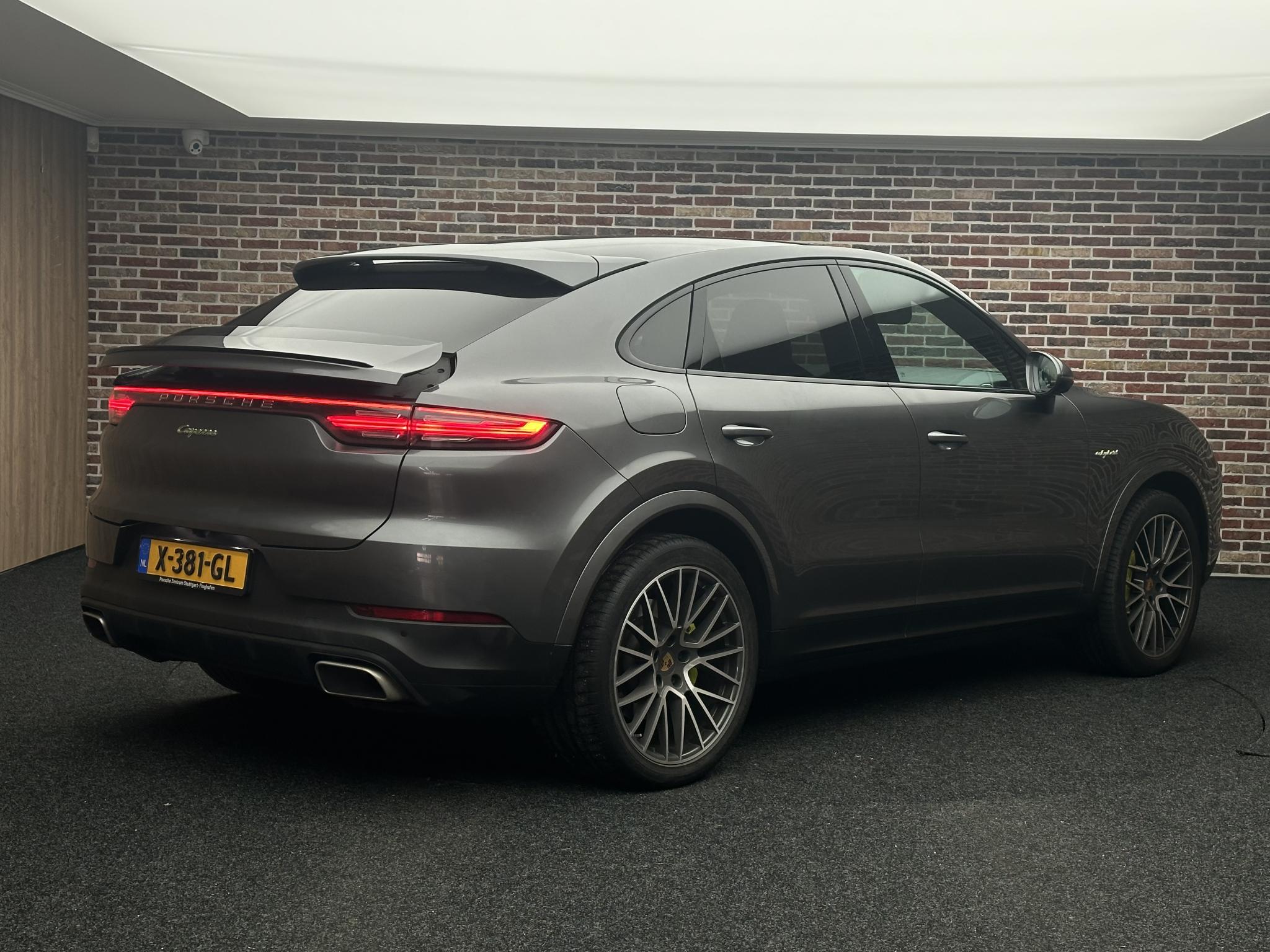 Foto van Porsche Cayenne E-hybrid