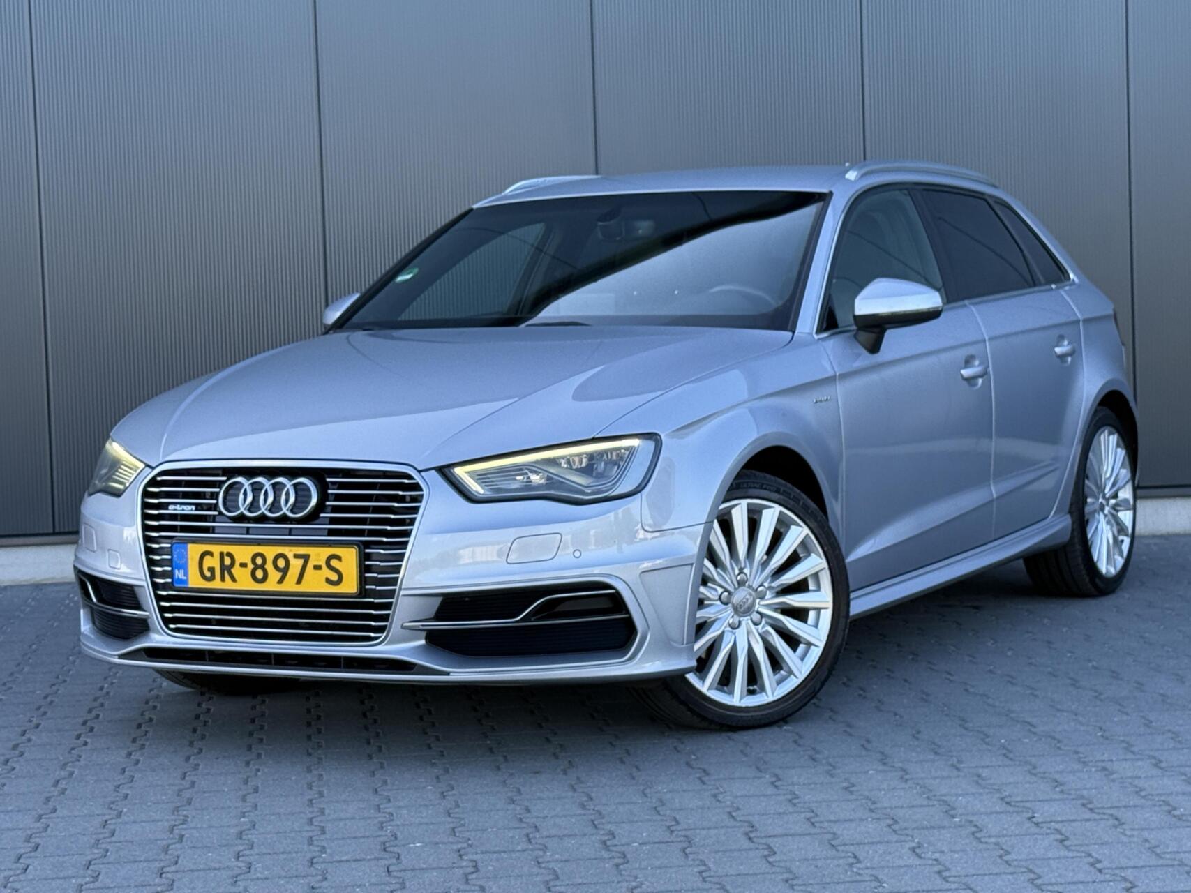 Audi A3 Sportback 1.4 E-Tron PHEV Pro Line Plus S-Line - Led - Navi 2015 - voorkant