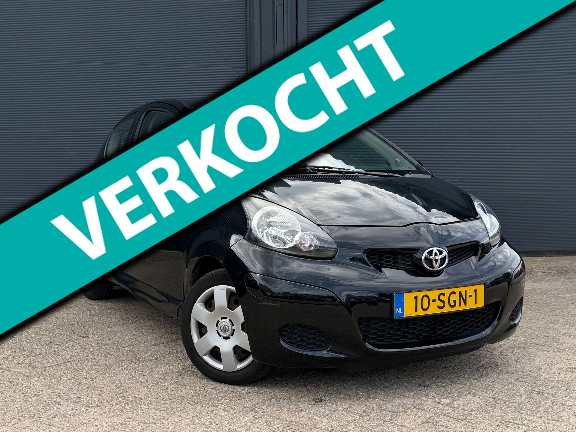 Toyota Toyota Aygo 1.0 | Automaat | Airco | E-Pakket | 2011 - voorkant
