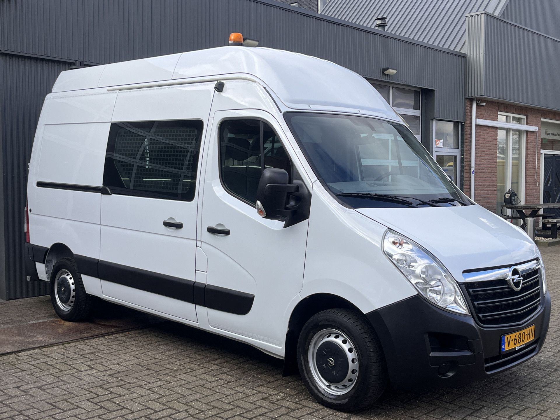 Opel Movano 2.3 CDTI BiTurbo L2H3 170pk 2017 - voorkant