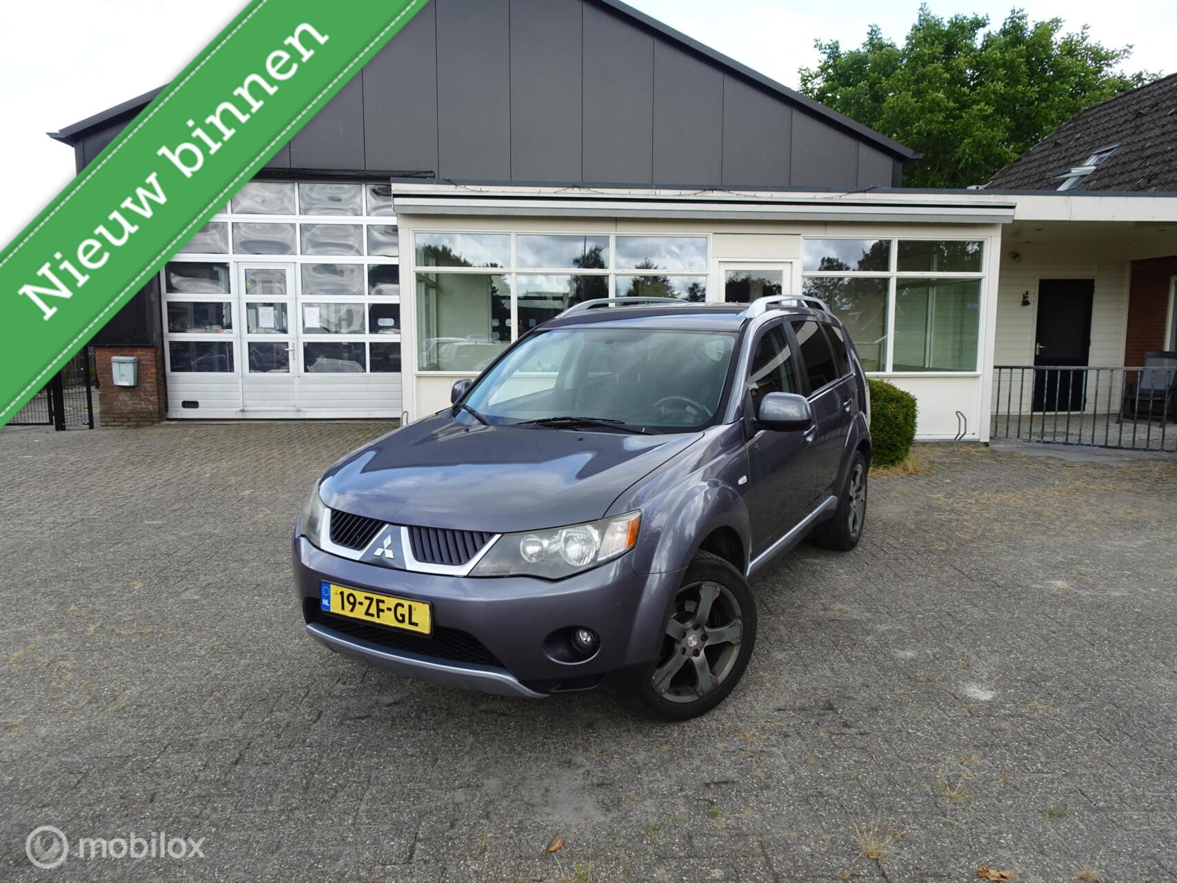 Mitsubishi Mitsubishi Outlander 2.4 Intro Edition 2WD 2008 - voorkant