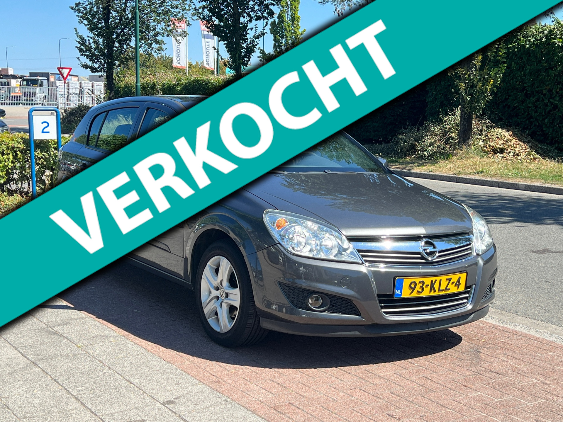 Opel Astra 1.6 *AUTOMAAT| APK 07-2027 2010 - voorkant
