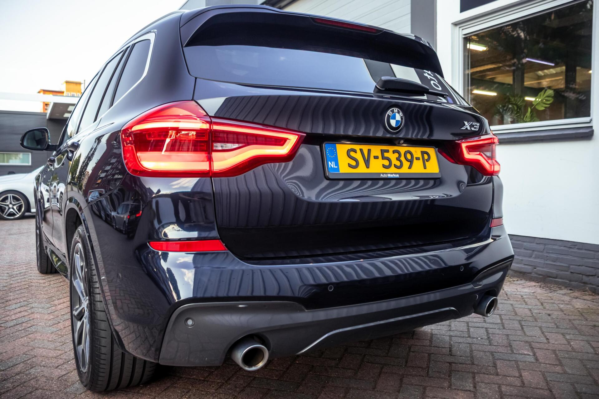 Foto van BMW X3 Xdrive20i