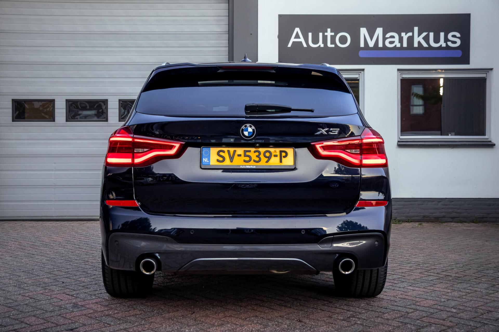 Foto van BMW X3 Xdrive20i