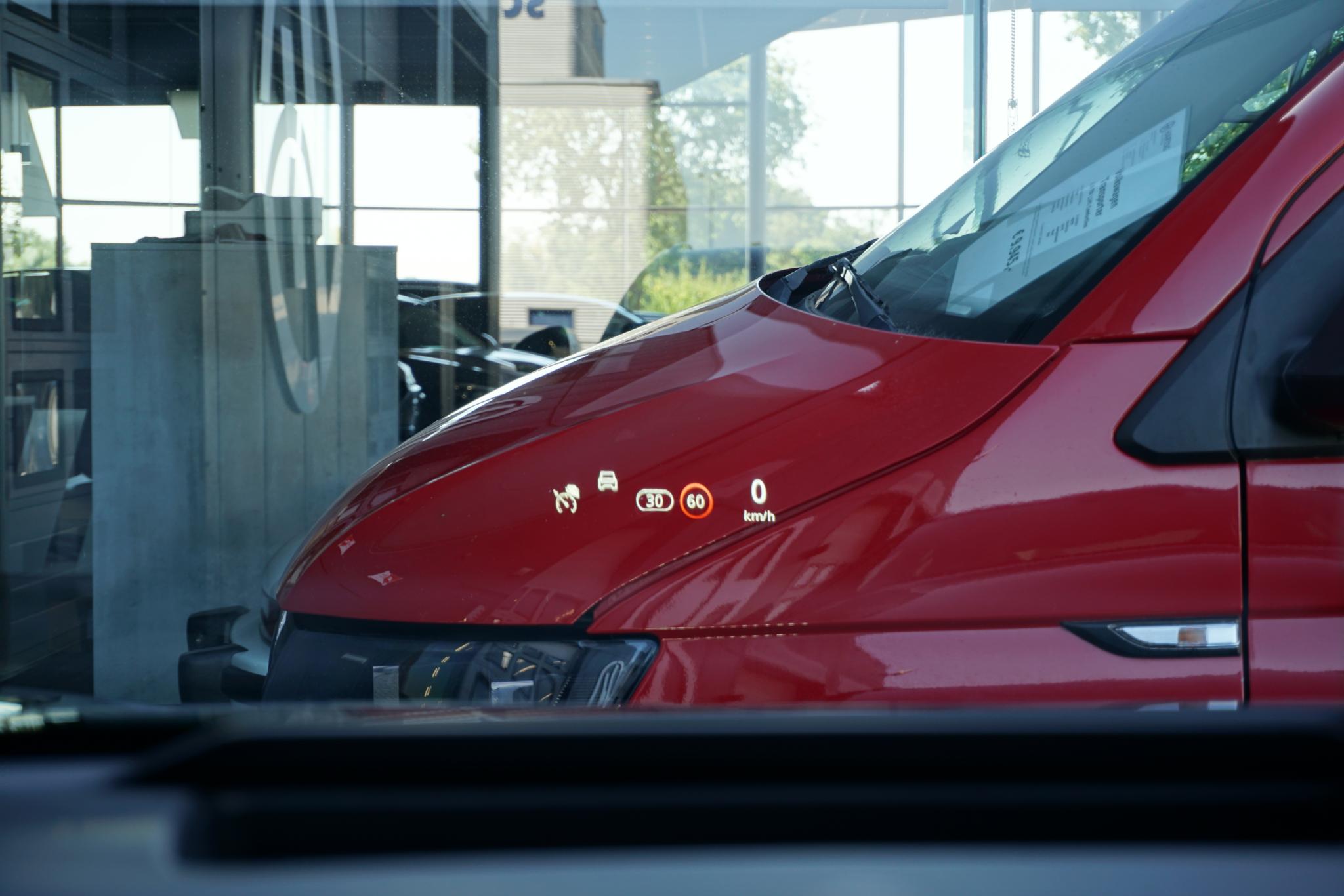 Foto van Lotus Eletre