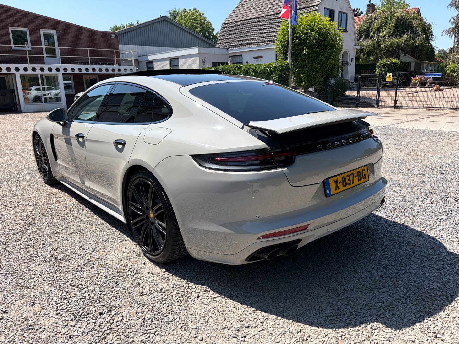 Foto van Porsche Panamera 4 E-hybrid