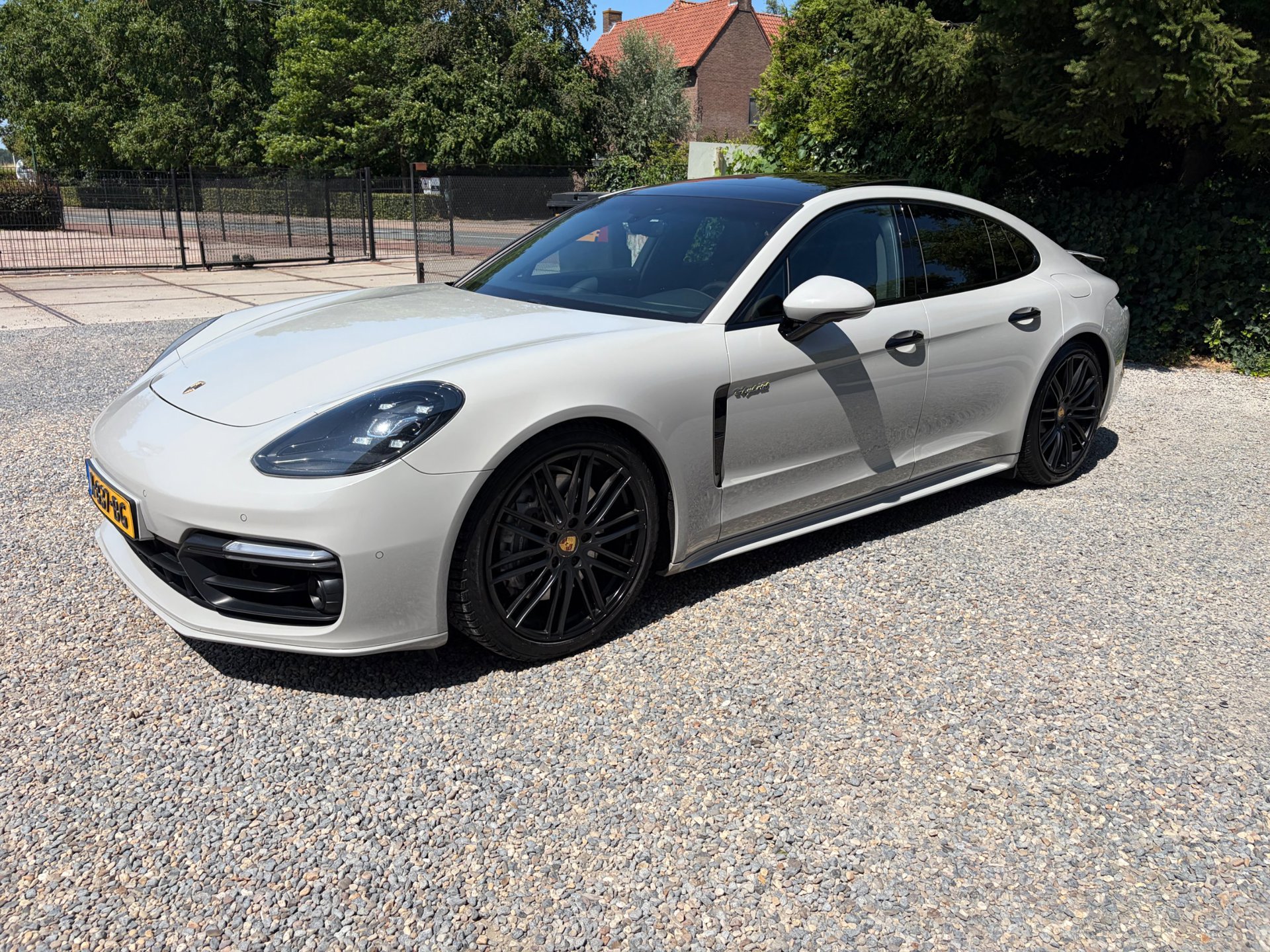 Foto van Porsche Panamera 4 E-hybrid