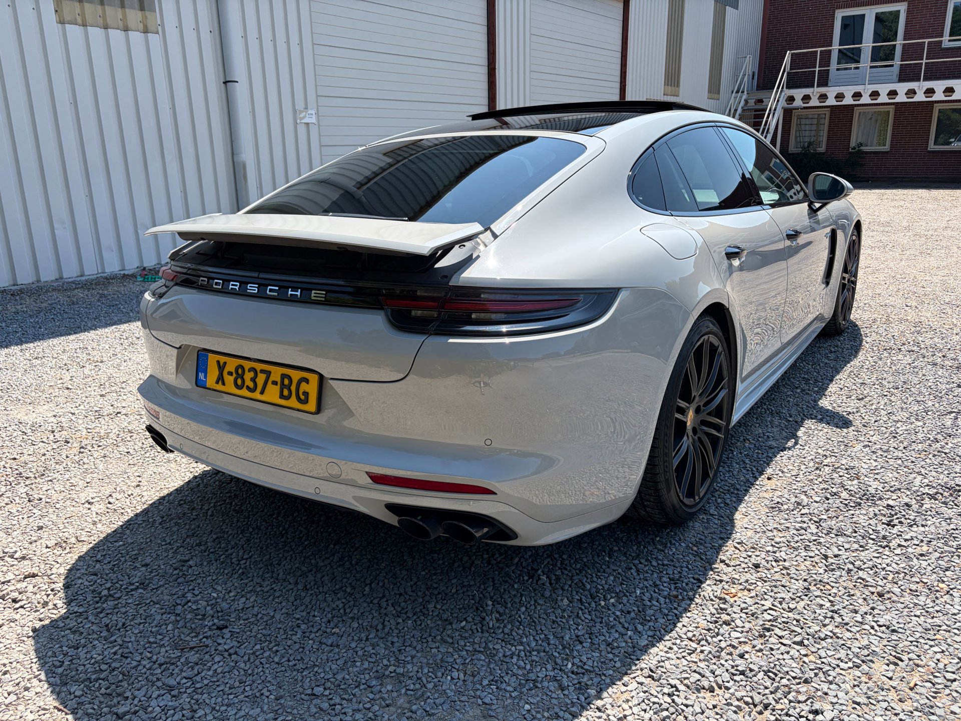 Foto van Porsche Panamera 4 E-hybrid