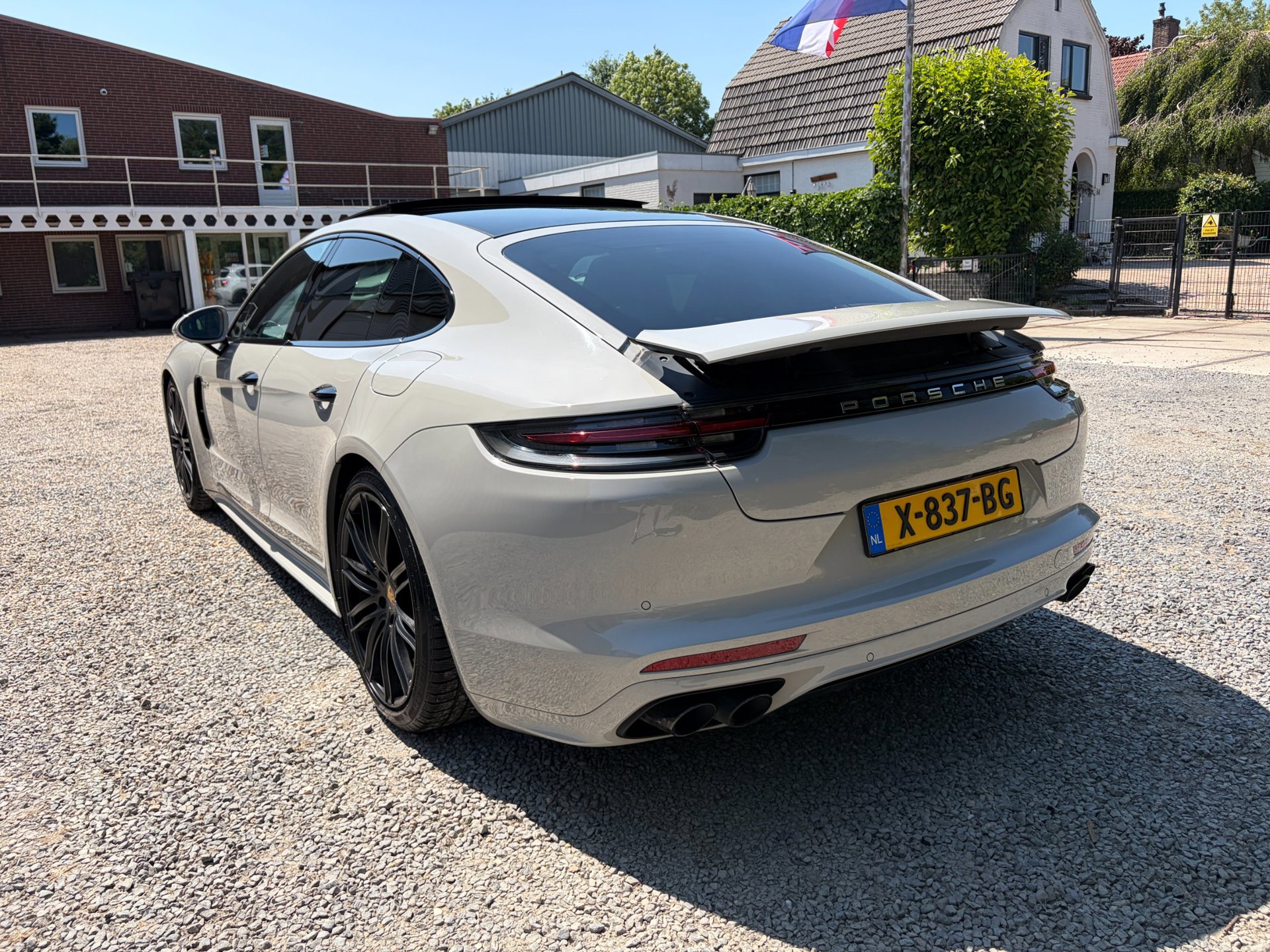 Foto van Porsche Panamera 4 E-hybrid